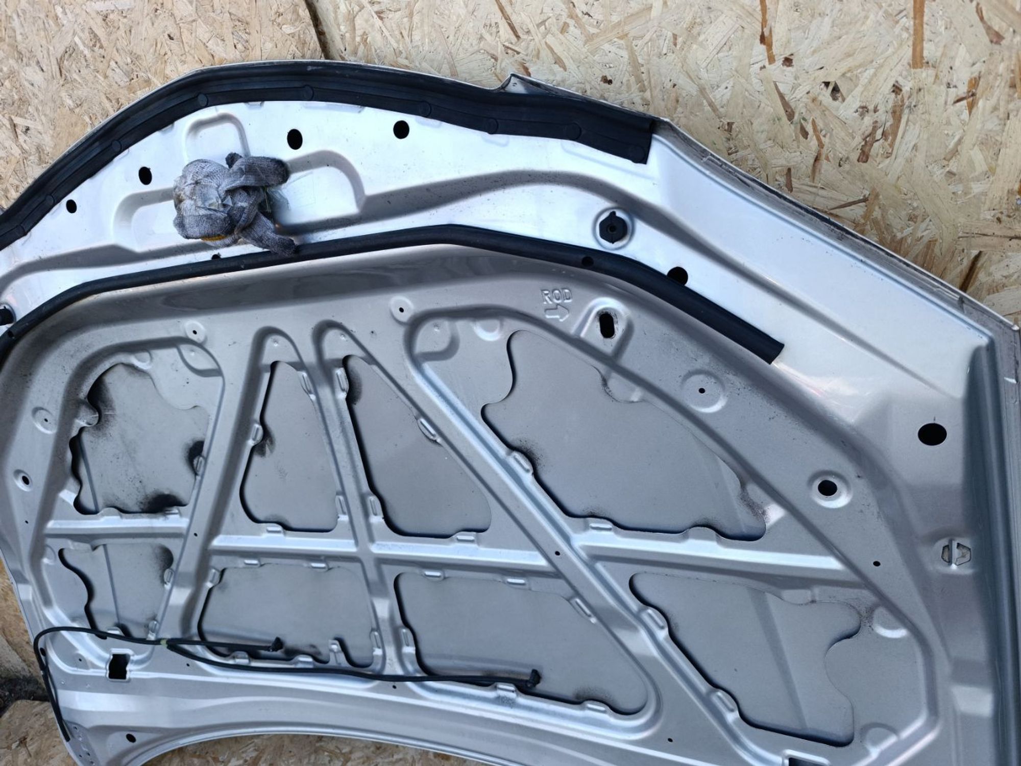 https://ycs.partsauto.market/partsauto-images/thmbs/userImages/d9b05010c61782443e0b3e264cf05921/part/6e8c64d0-010d-4d8f-b2ee-e61b328afe98_1781793961092.jpg