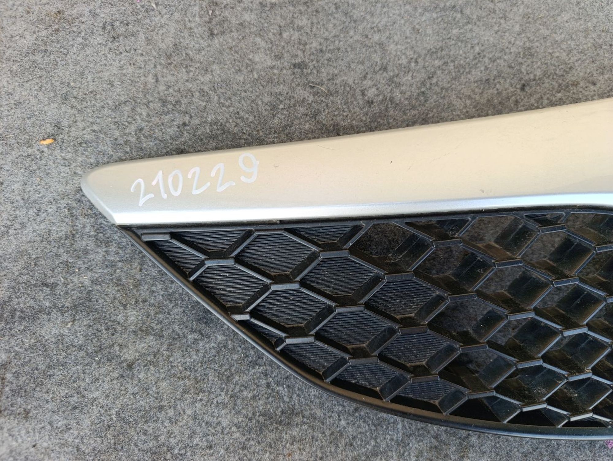 https://ycs.partsauto.market/partsauto-images/thmbs/userImages/d9b05010c61782443e0b3e264cf05921/part/6f93b41d-c527-42dd-9b94-414a1146ba3b_1783516833294.jpg