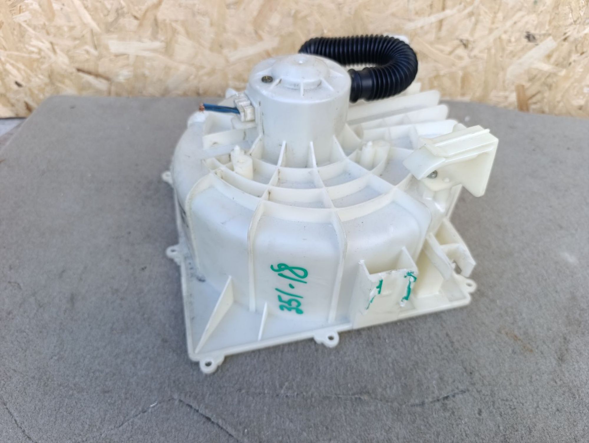 https://ycs.partsauto.market/partsauto-images/thmbs/userImages/d9b05010c61782443e0b3e264cf05921/part/6fdc33d7-ed45-4e98-89b8-8f6aff991a2b_1785416771805.jpg