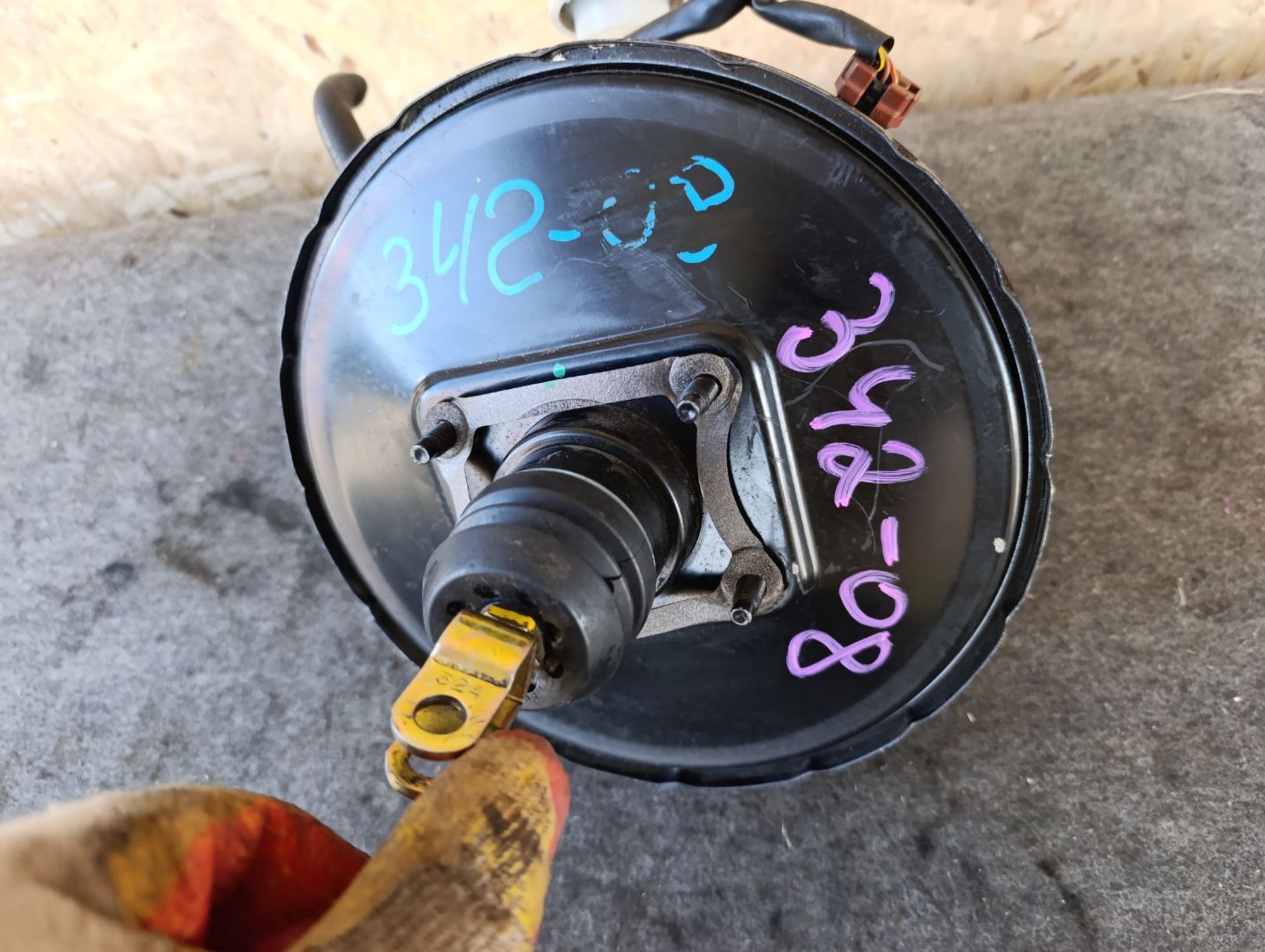 https://ycs.partsauto.market/partsauto-images/thmbs/userImages/d9b05010c61782443e0b3e264cf05921/part/70f733ea-dcb5-4b27-90e9-abcd7f88013a_1783751896182.jpg