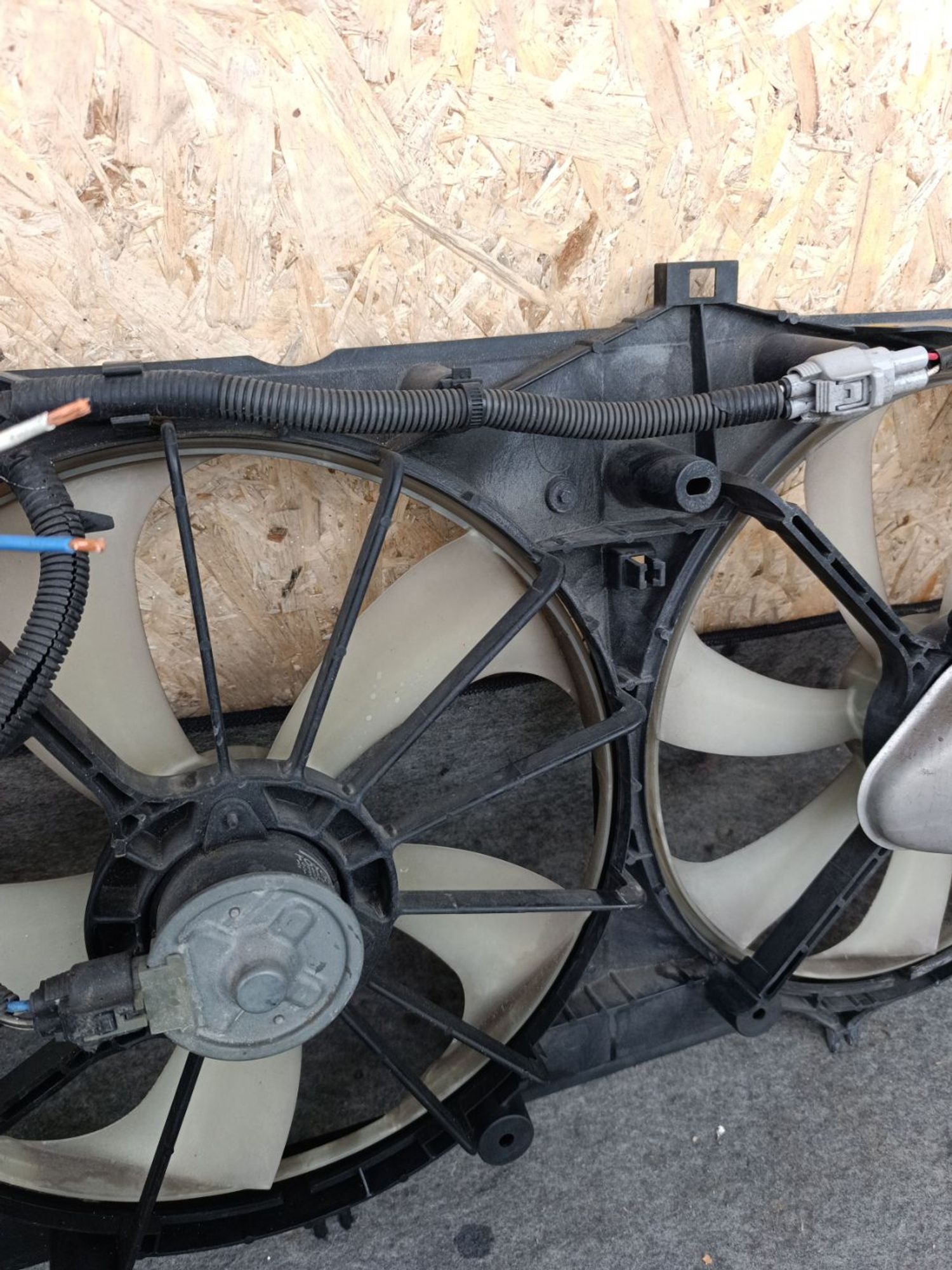 https://ycs.partsauto.market/partsauto-images/thmbs/userImages/d9b05010c61782443e0b3e264cf05921/part/71effd06-31a6-4505-a9da-28b9fc16bc27_1781191559499.jpg