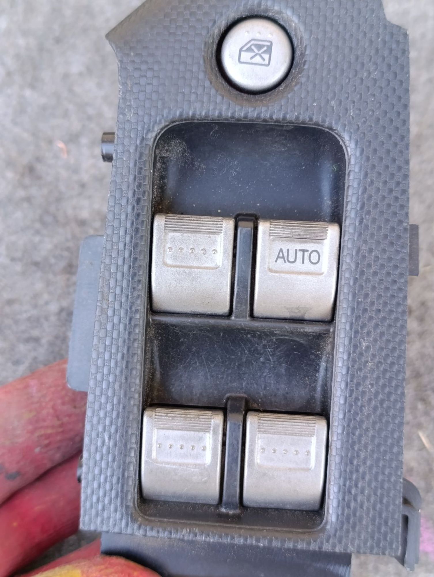 https://ycs.partsauto.market/partsauto-images/thmbs/userImages/d9b05010c61782443e0b3e264cf05921/part/72589b7d-a02e-4617-b8e6-71ddd20d9a22_1783433015932.jpg