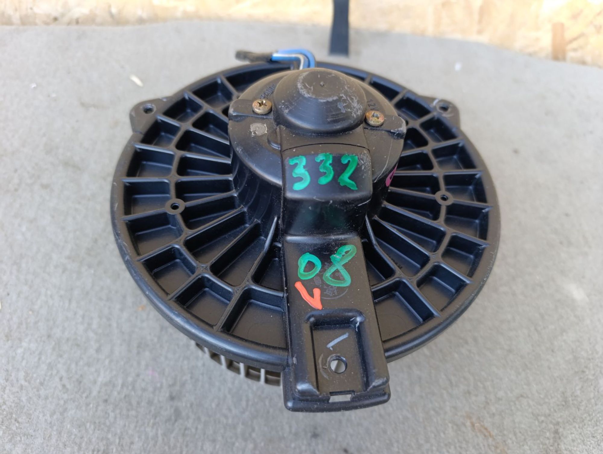 https://ycs.partsauto.market/partsauto-images/thmbs/userImages/d9b05010c61782443e0b3e264cf05921/part/770ebc82-4803-49a4-bac8-7005fd4bcb64_1785508898105.jpg