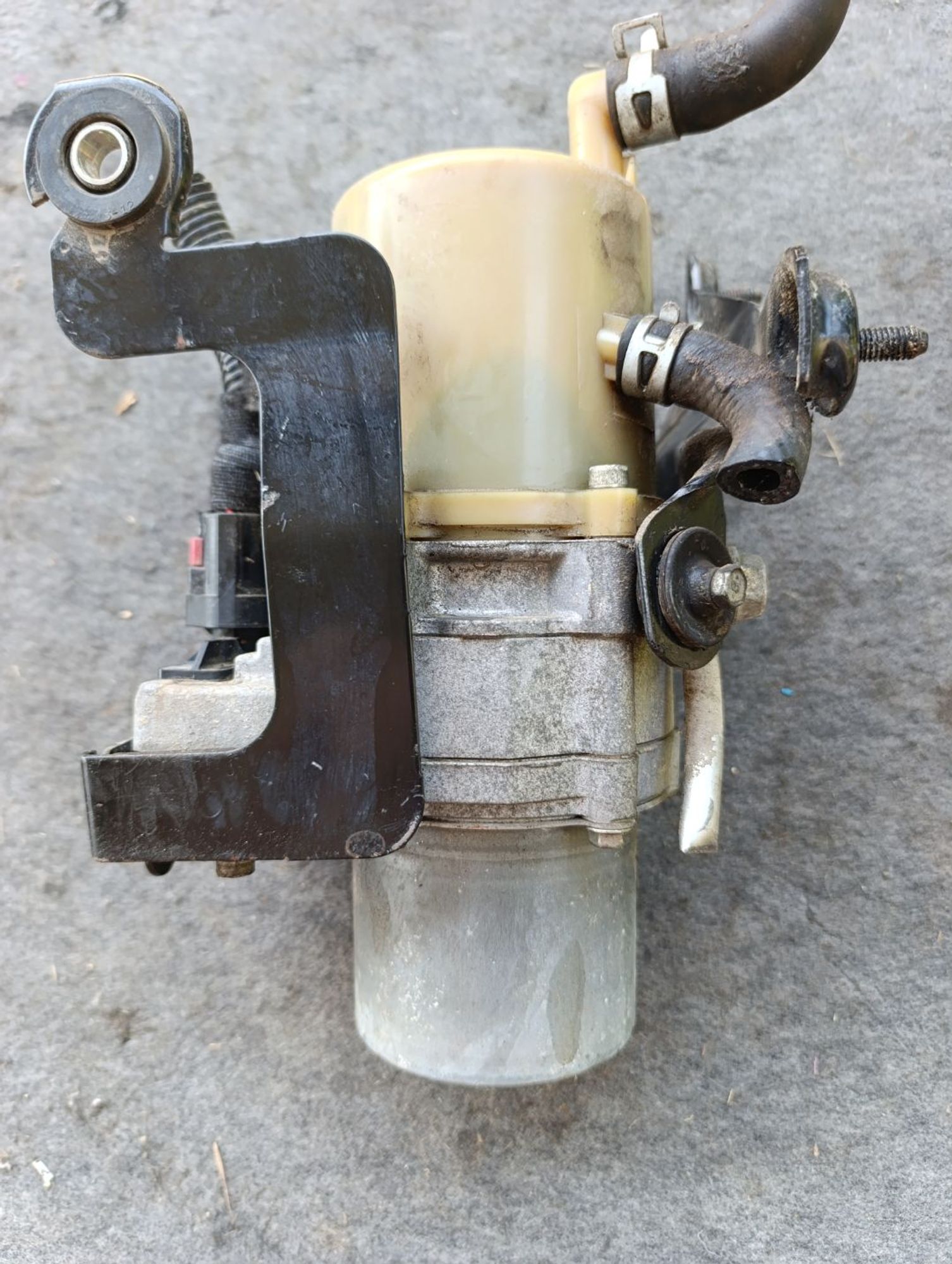 https://ycs.partsauto.market/partsauto-images/thmbs/userImages/d9b05010c61782443e0b3e264cf05921/part/783f97be-6f9a-4d29-a18e-4bc7f32f1ade_1783069772765.jpg