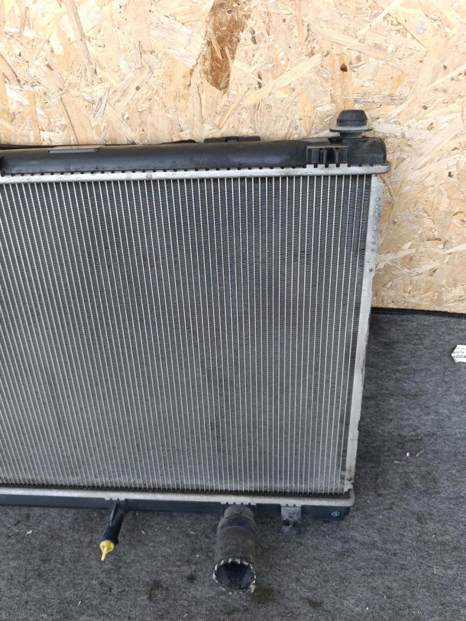 https://ycs.partsauto.market/partsauto-images/thmbs/userImages/d9b05010c61782443e0b3e264cf05921/part/78c02664-d025-4d8f-909e-6eb0c4da0df9_1781097560254.jpg