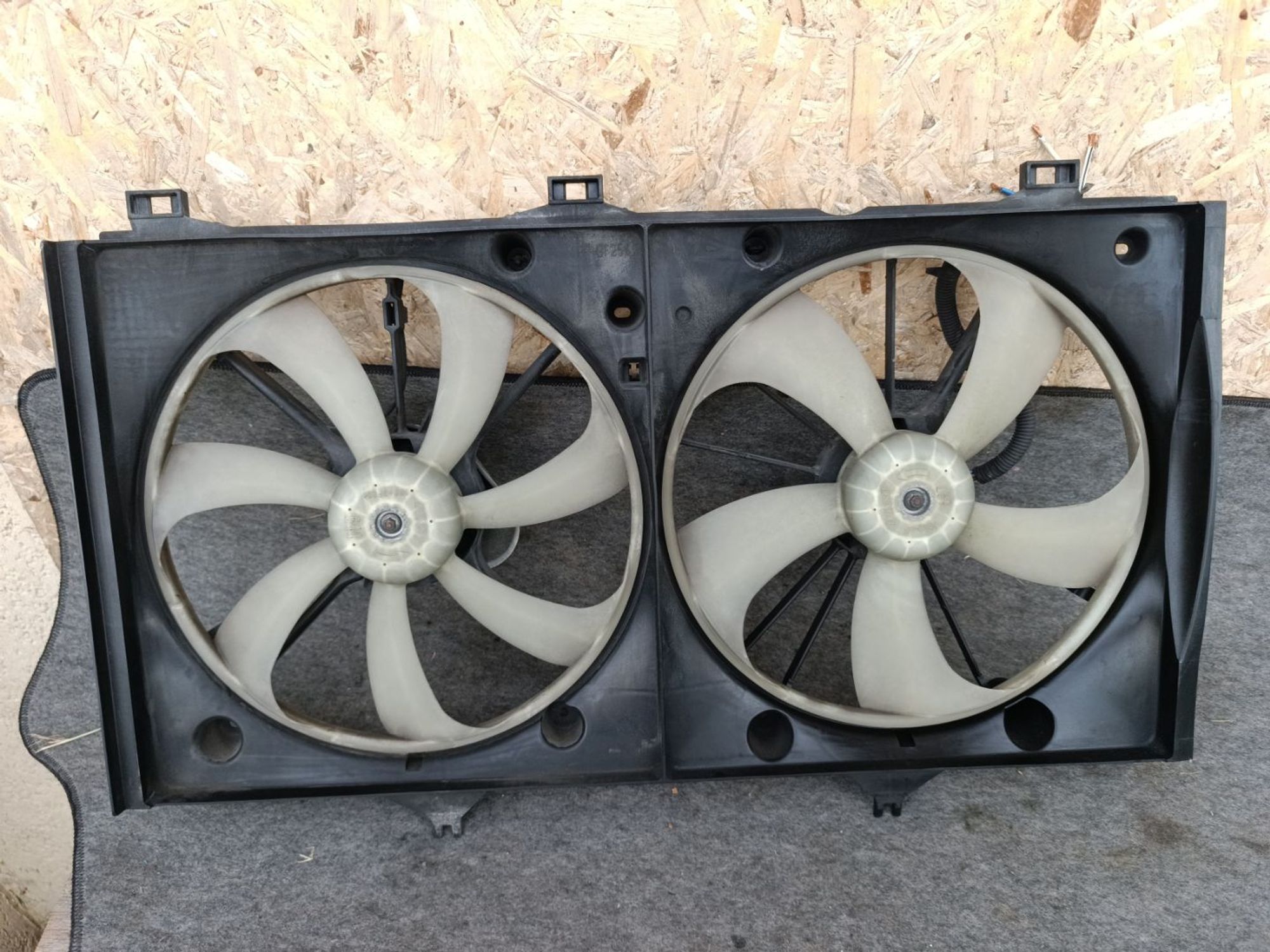 https://ycs.partsauto.market/partsauto-images/thmbs/userImages/d9b05010c61782443e0b3e264cf05921/part/7b4ee5c6-d464-41fd-abb4-7cc6dd4be01d_1781191565062.jpg