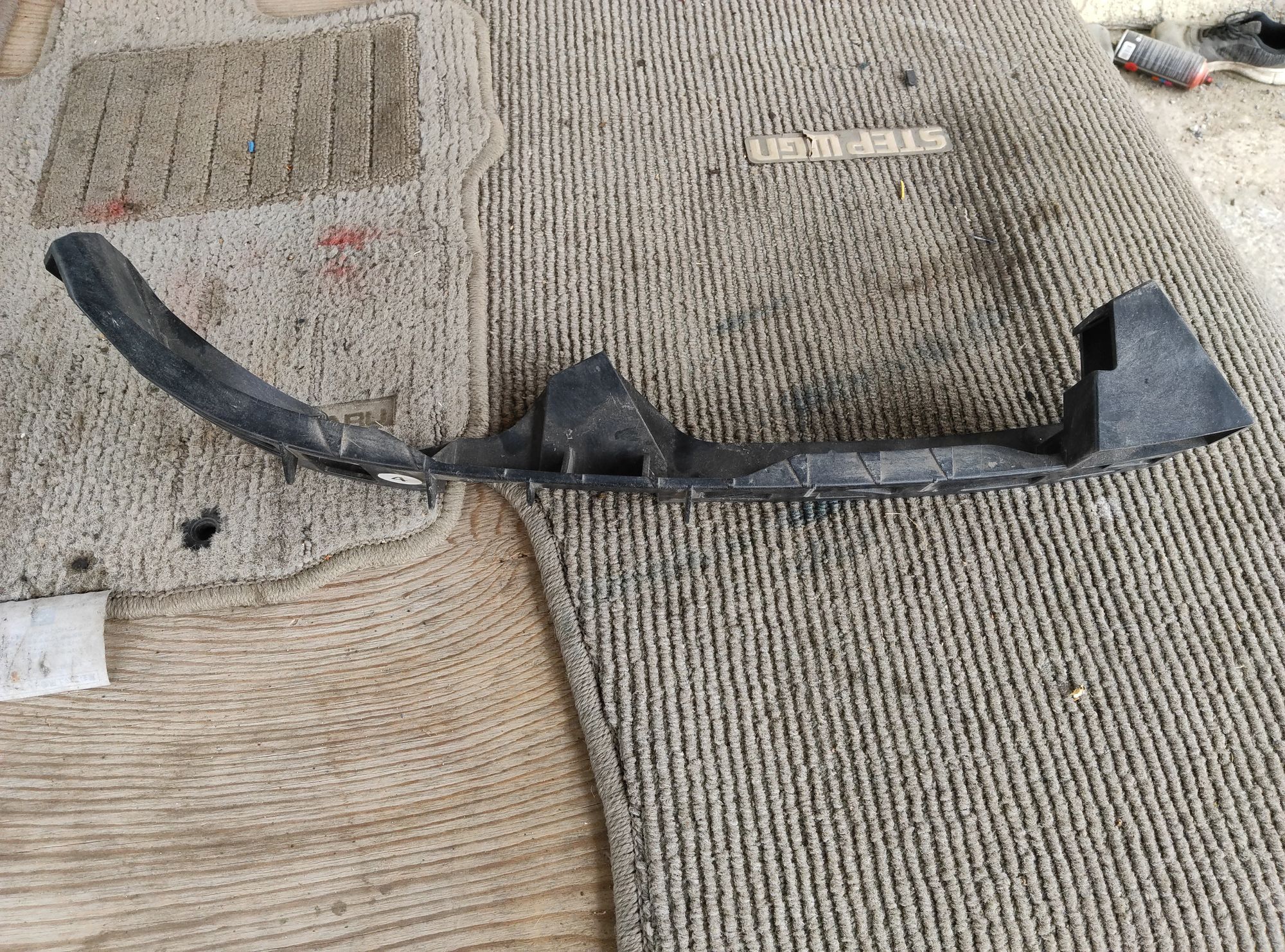 Кронштейн фары mazda 3 bk правый, 400 рублей, Ленина