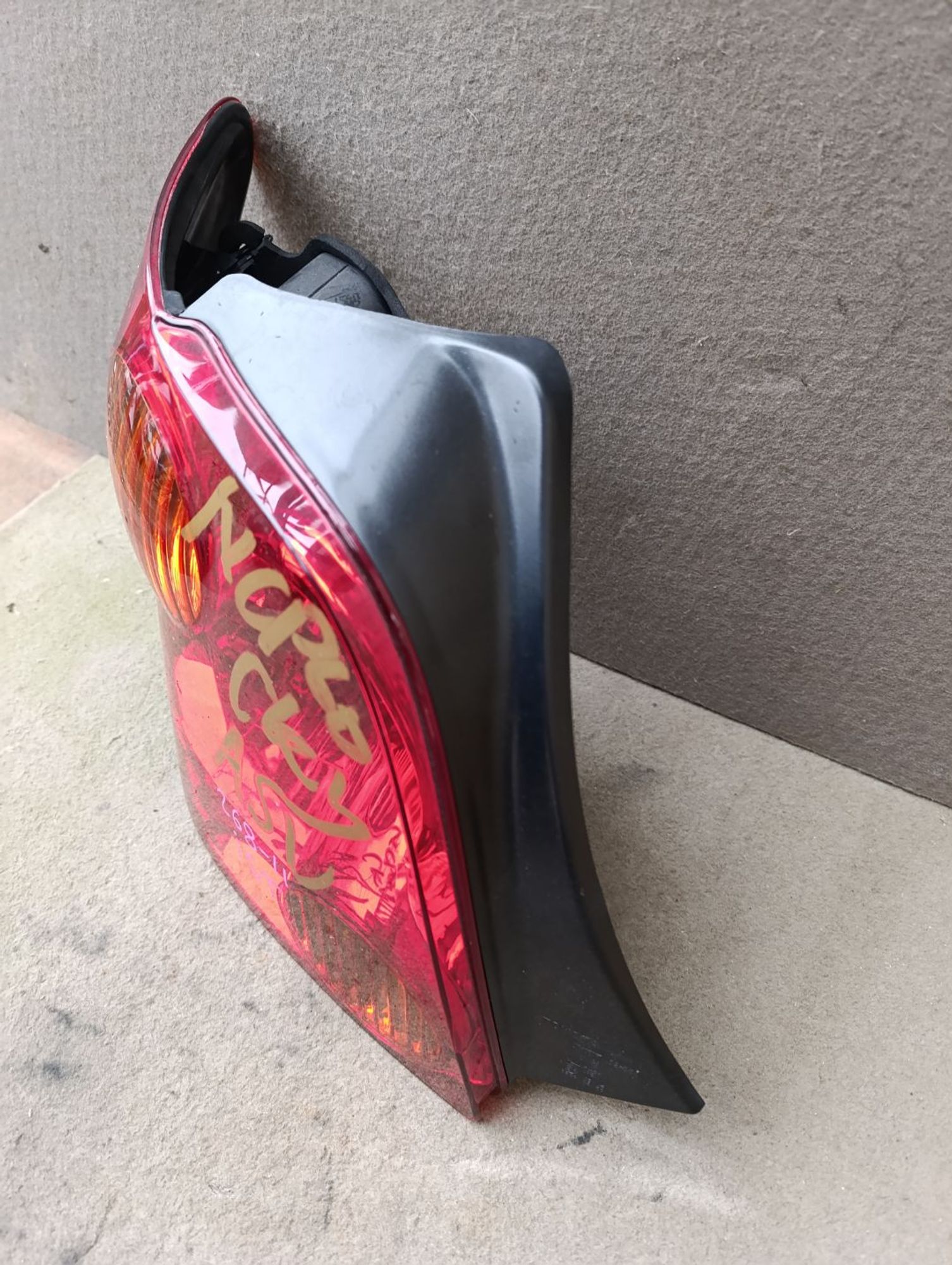 Фонарь, стоп задний левый Toyota Ist, ncp60, 7500 рублей, Ленина