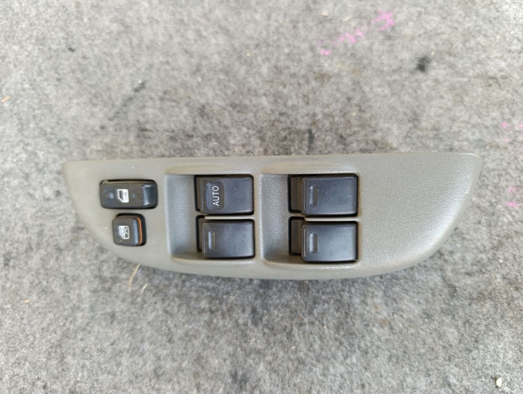 https://ycs.partsauto.market/partsauto-images/thmbs/userImages/d9b05010c61782443e0b3e264cf05921/part/7e85c7a4-fc89-4fa8-9e9d-34bed9ada56e_1783432697923.jpg