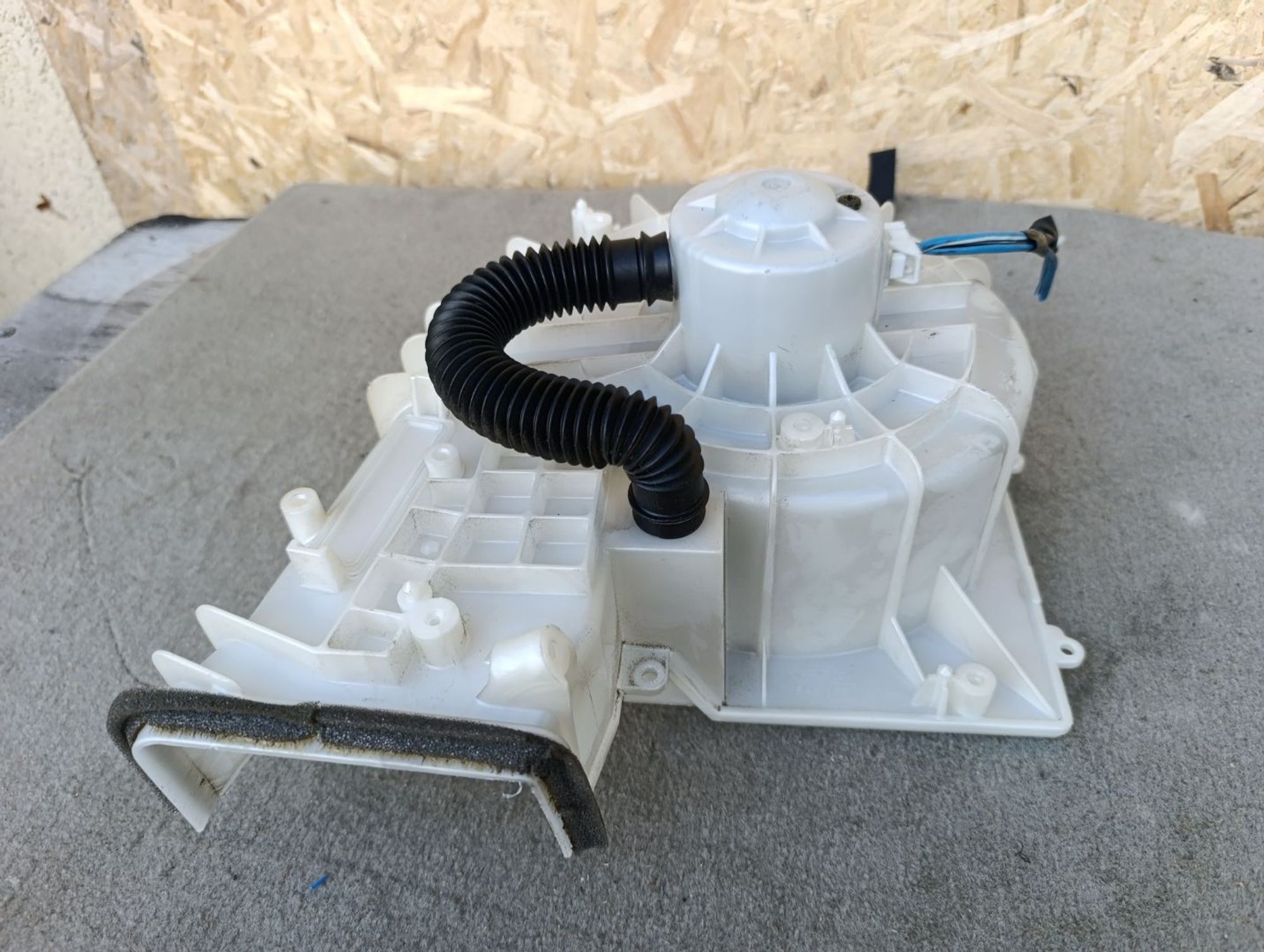 https://ycs.partsauto.market/partsauto-images/thmbs/userImages/d9b05010c61782443e0b3e264cf05921/part/847250ea-3fe7-4748-9a7d-f5fb3ca4ccee_1785417536417.jpg