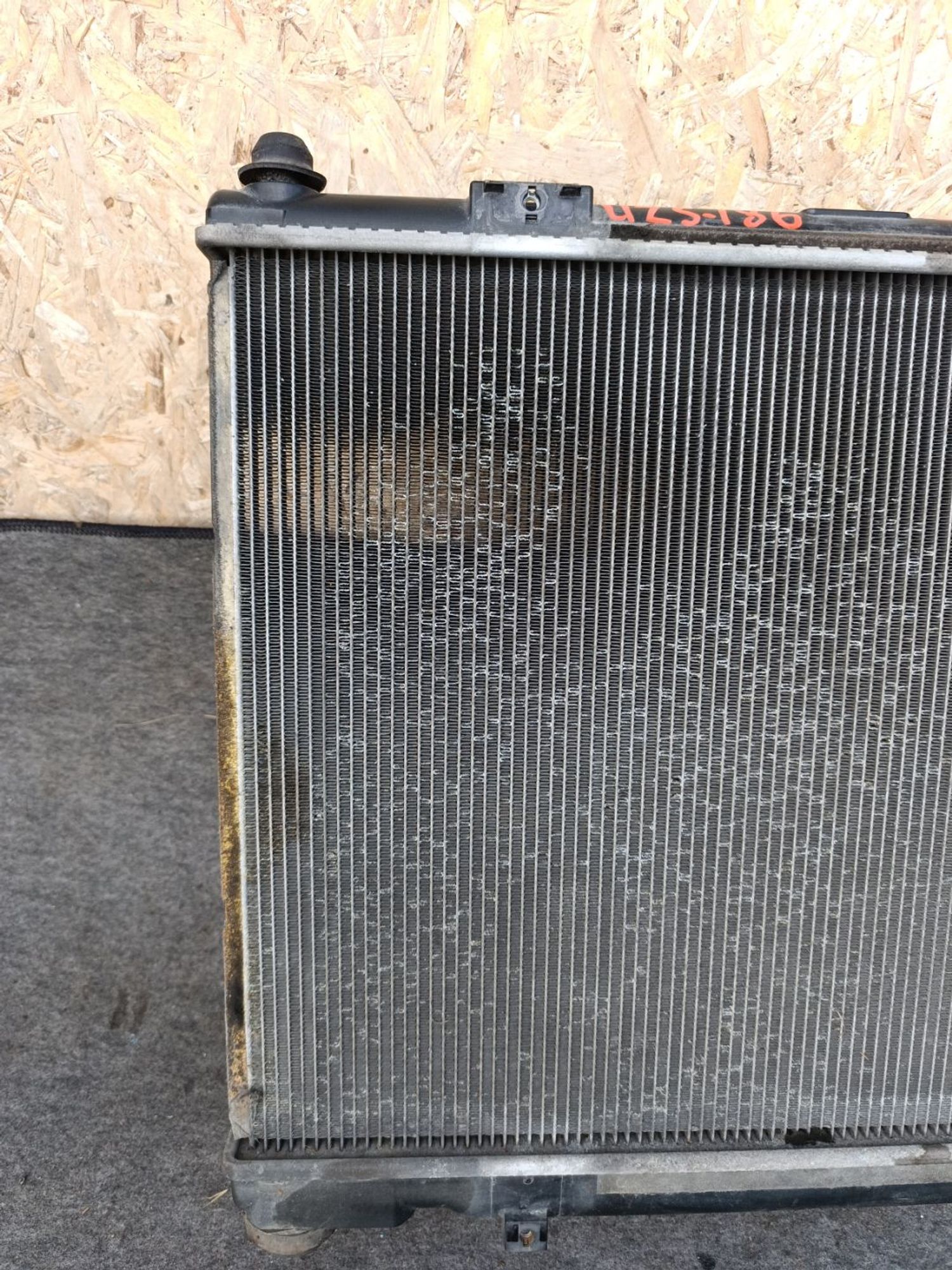 https://ycs.partsauto.market/partsauto-images/thmbs/userImages/d9b05010c61782443e0b3e264cf05921/part/859d1344-0de9-4bef-b432-f96070112a31_1781188215727.jpg