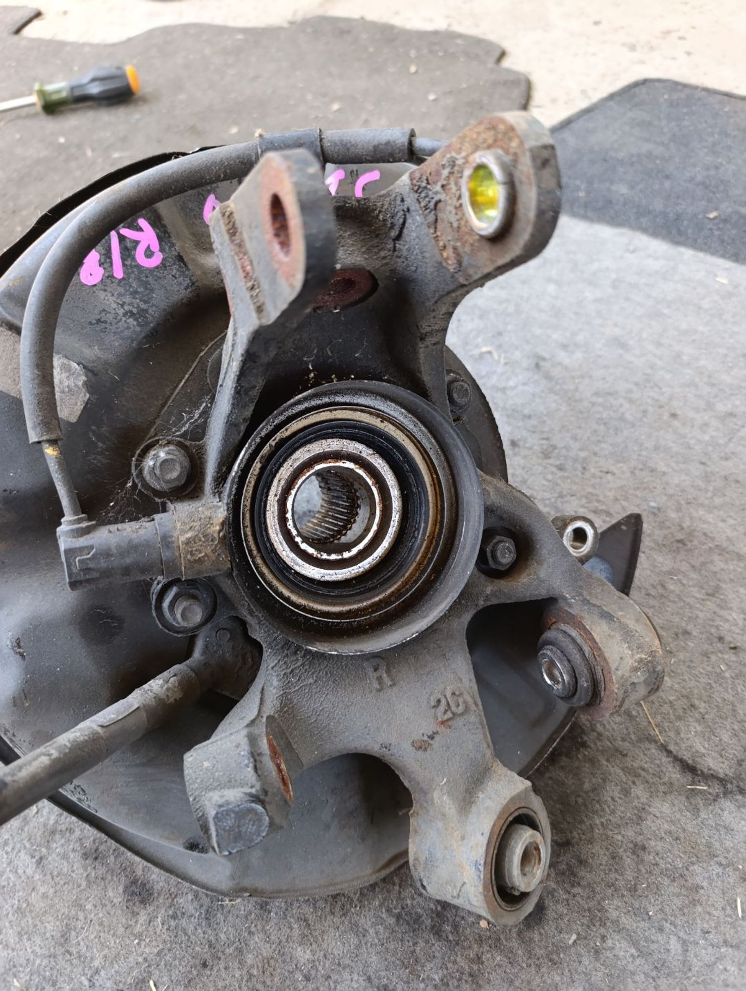 https://ycs.partsauto.market/partsauto-images/thmbs/userImages/d9b05010c61782443e0b3e264cf05921/part/88f68e3c-5ff9-4e85-aee7-722a05fc5177_1784539367102.jpg