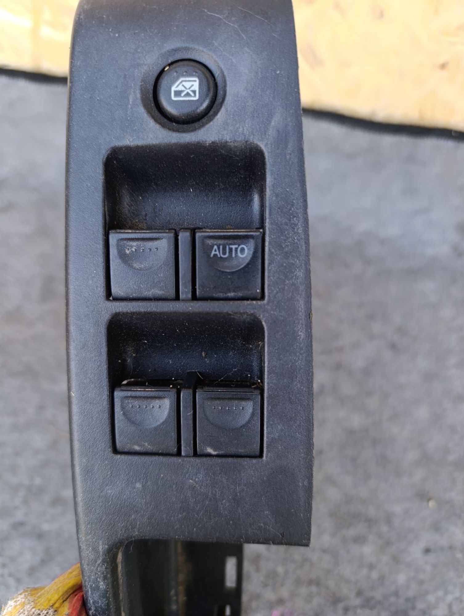 https://ycs.partsauto.market/partsauto-images/thmbs/userImages/d9b05010c61782443e0b3e264cf05921/part/8cda41ce-56cf-4fdd-9ba4-f338f10ab0e2_1783432369560.jpg