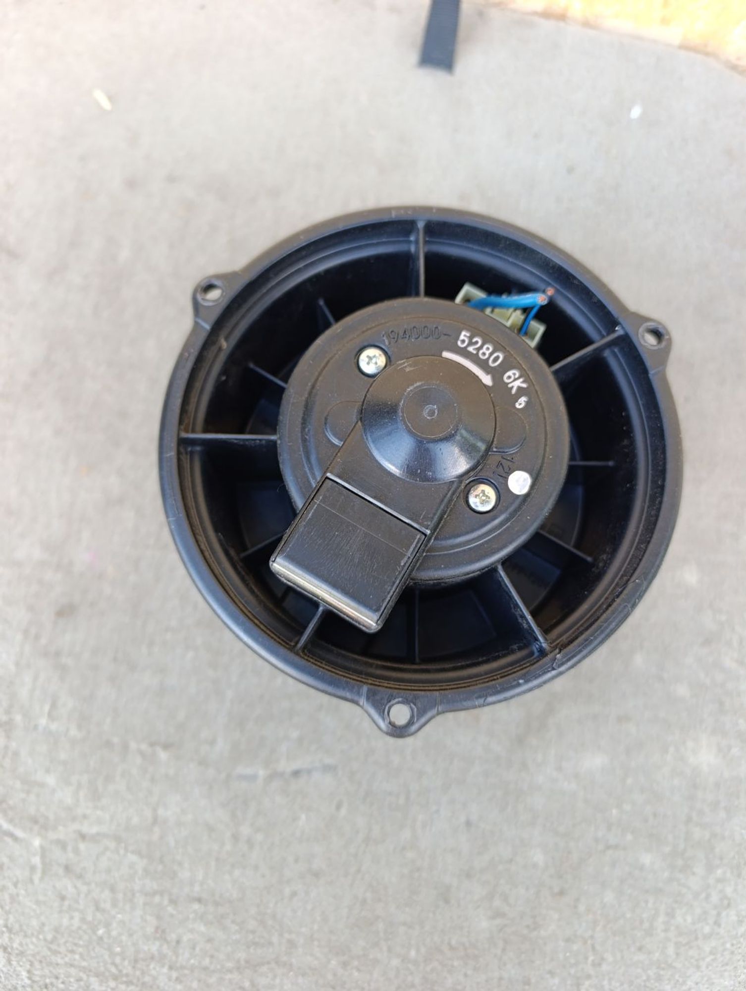 https://ycs.partsauto.market/partsauto-images/thmbs/userImages/d9b05010c61782443e0b3e264cf05921/part/8dfeb0ef-dd83-41ff-98d5-6d2e2bd64432_1785418421710.jpg