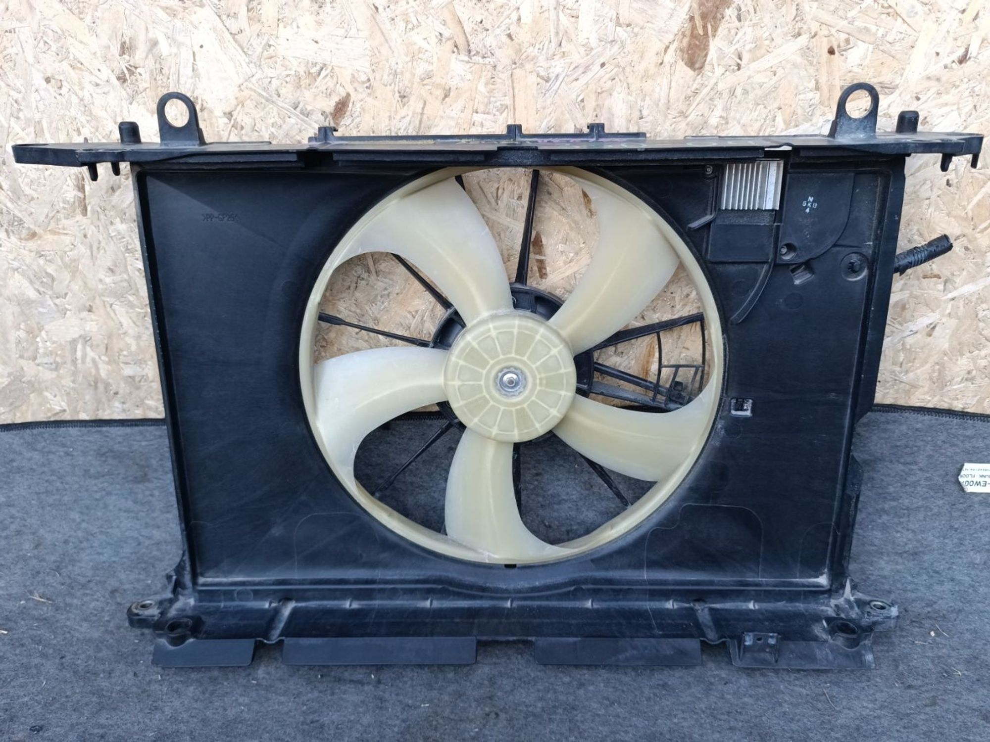 https://ycs.partsauto.market/partsauto-images/thmbs/userImages/d9b05010c61782443e0b3e264cf05921/part/8ed74c8b-6dfa-4482-8640-59661038953b_1781106659933.jpg