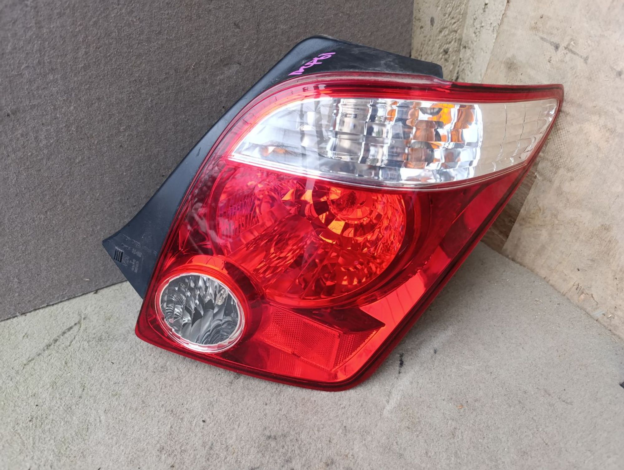 Фонарь,стоп задний правый Toyota Ist Ncp61, 8000 рублей, Ленина