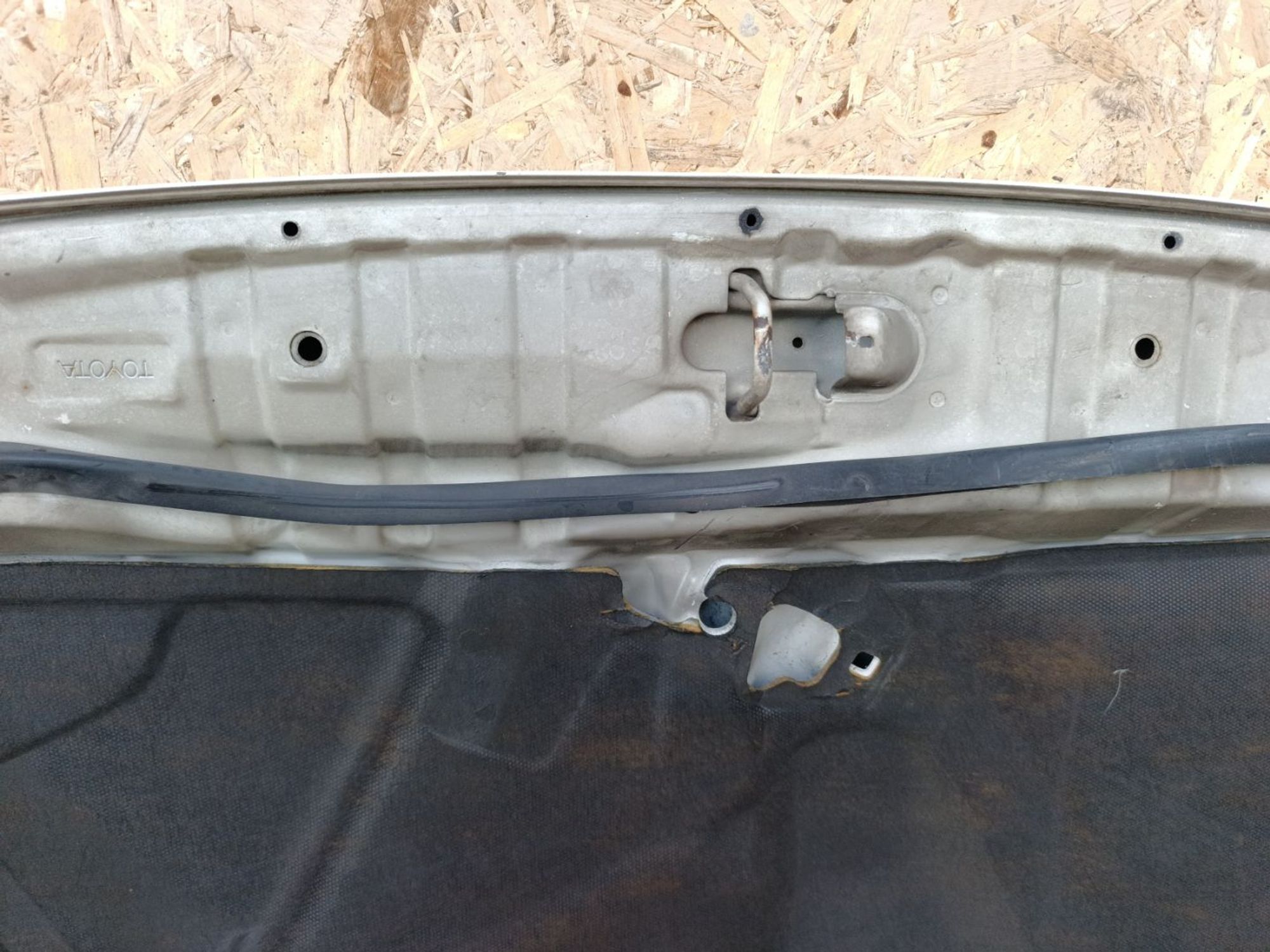 https://ycs.partsauto.market/partsauto-images/thmbs/userImages/d9b05010c61782443e0b3e264cf05921/part/9208edbd-105a-4402-b99a-4b1f91bc7ab1_1781797783198.jpg