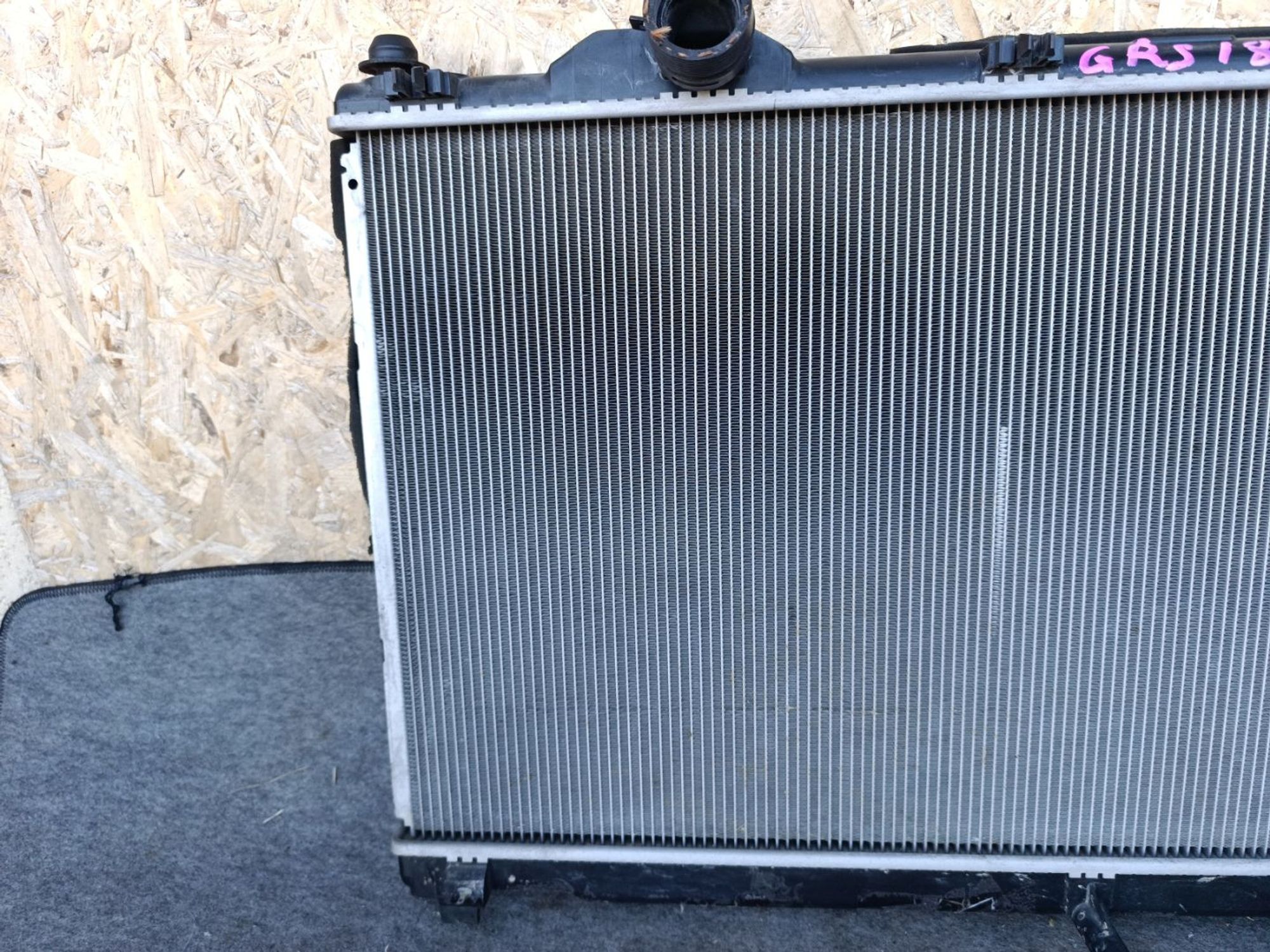 https://ycs.partsauto.market/partsauto-images/thmbs/userImages/d9b05010c61782443e0b3e264cf05921/part/92d51335-5799-417c-8d07-615b5c034029_1781620402068.jpg