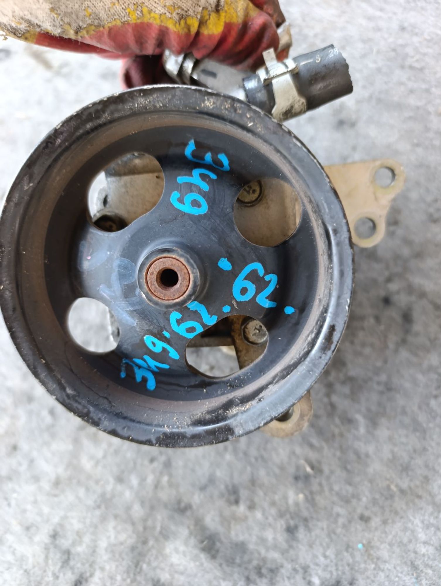 https://ycs.partsauto.market/partsauto-images/thmbs/userImages/d9b05010c61782443e0b3e264cf05921/part/92e18984-c048-4651-9570-205aca67b07b_1783512562365.jpg