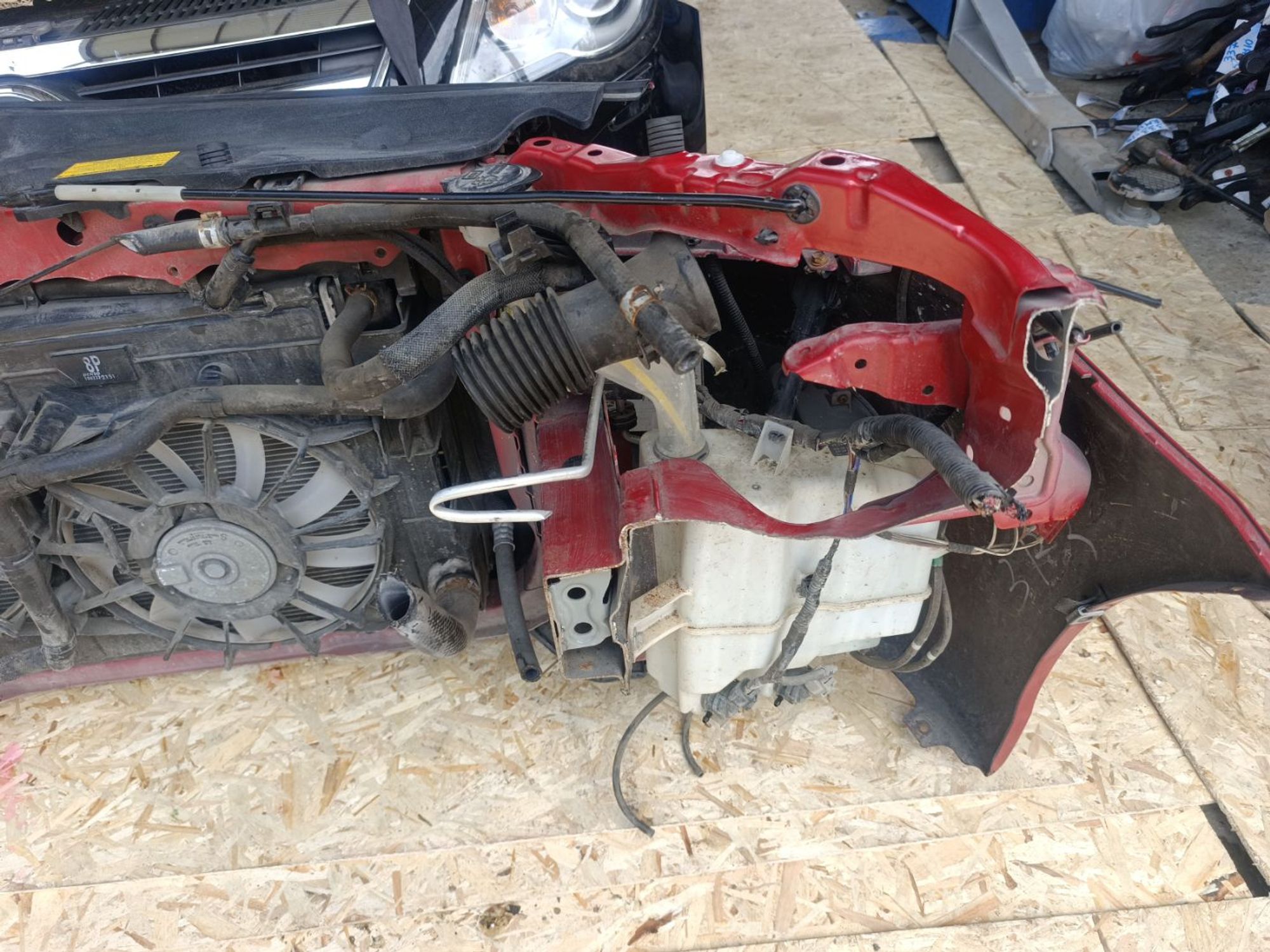 https://ycs.partsauto.market/partsauto-images/thmbs/userImages/d9b05010c61782443e0b3e264cf05921/part/931f0153-d828-4859-9467-34416a35a722_1781090629121.jpg