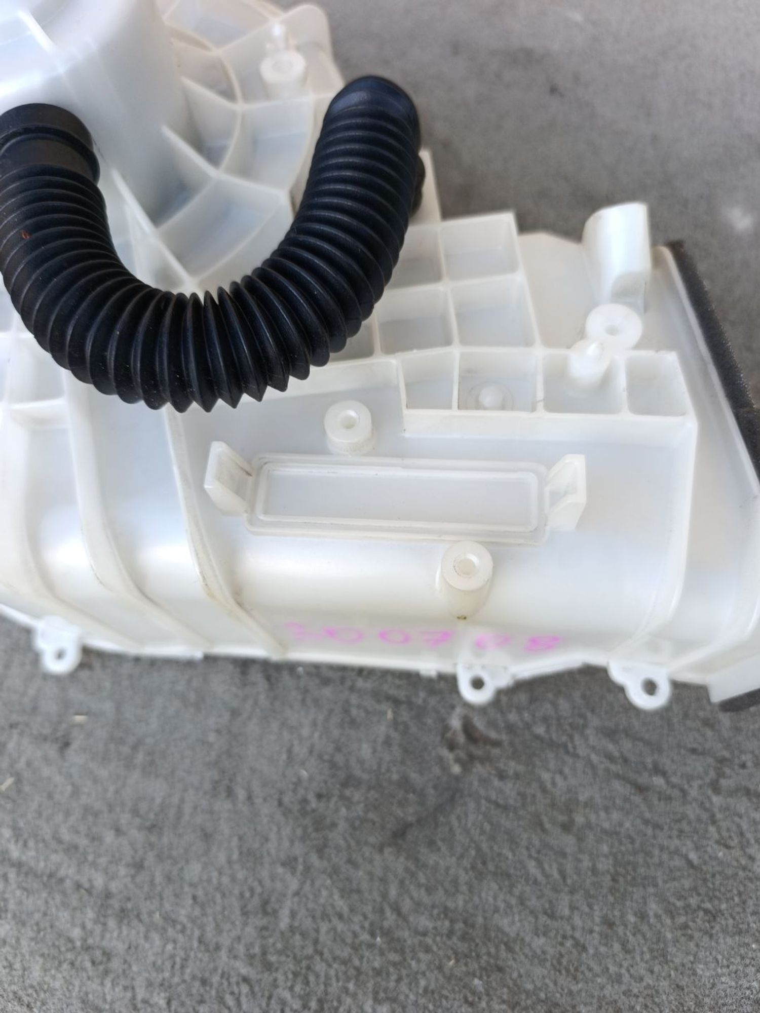 https://ycs.partsauto.market/partsauto-images/thmbs/userImages/d9b05010c61782443e0b3e264cf05921/part/95603bde-9890-4c45-87b0-28dc1aca0f68_1785417540288.jpg