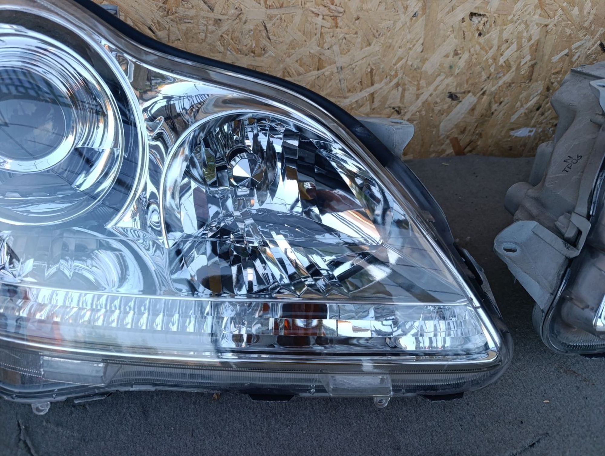 https://ycs.partsauto.market/partsauto-images/thmbs/userImages/d9b05010c61782443e0b3e264cf05921/part/9b51e6cf-1c55-4433-af16-7db73984a34b_1784909691000.jpg