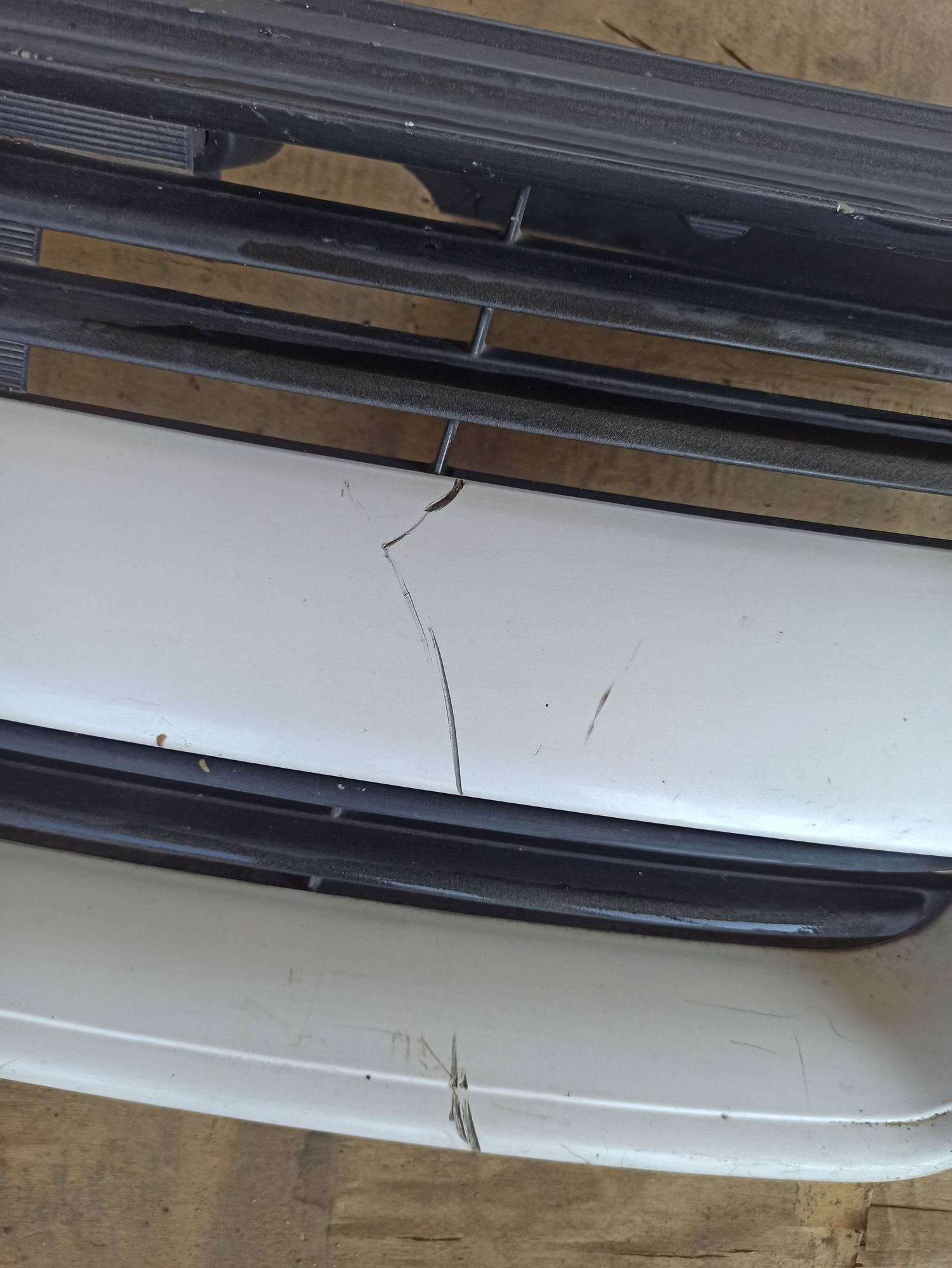 Решетка радиатора Mitsubishi Dion, 600 рублей, Ленина