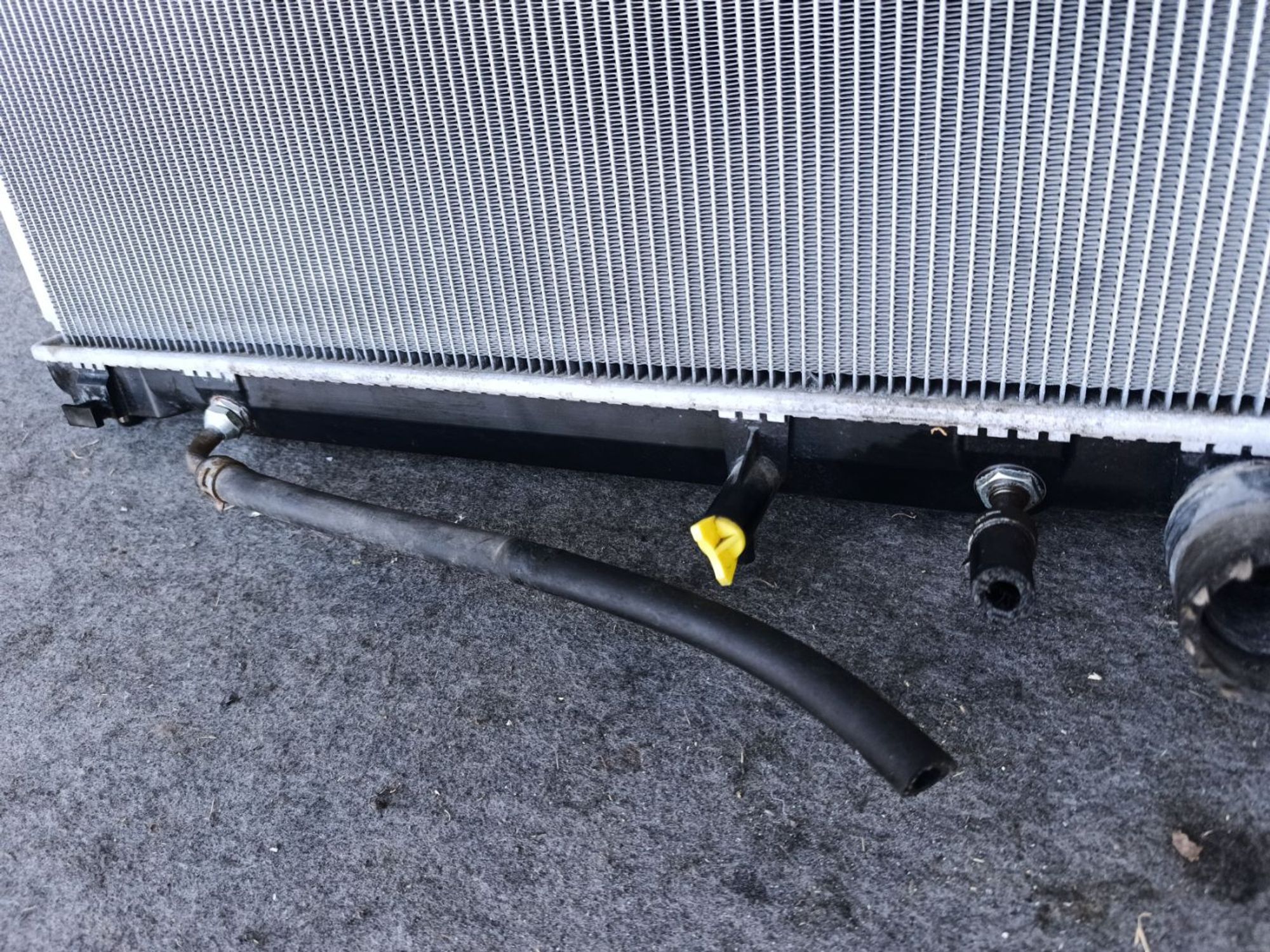 https://ycs.partsauto.market/partsauto-images/thmbs/userImages/d9b05010c61782443e0b3e264cf05921/part/9d6cb48e-bbc5-42ae-989f-dd0d893deca0_1781621121087.jpg