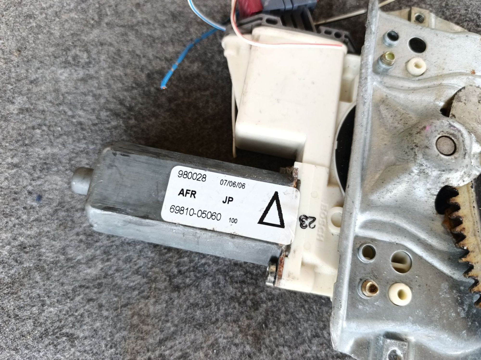 Стеклоподъемник правый Toyota Avensis azt250, 3500 рублей, Ленина