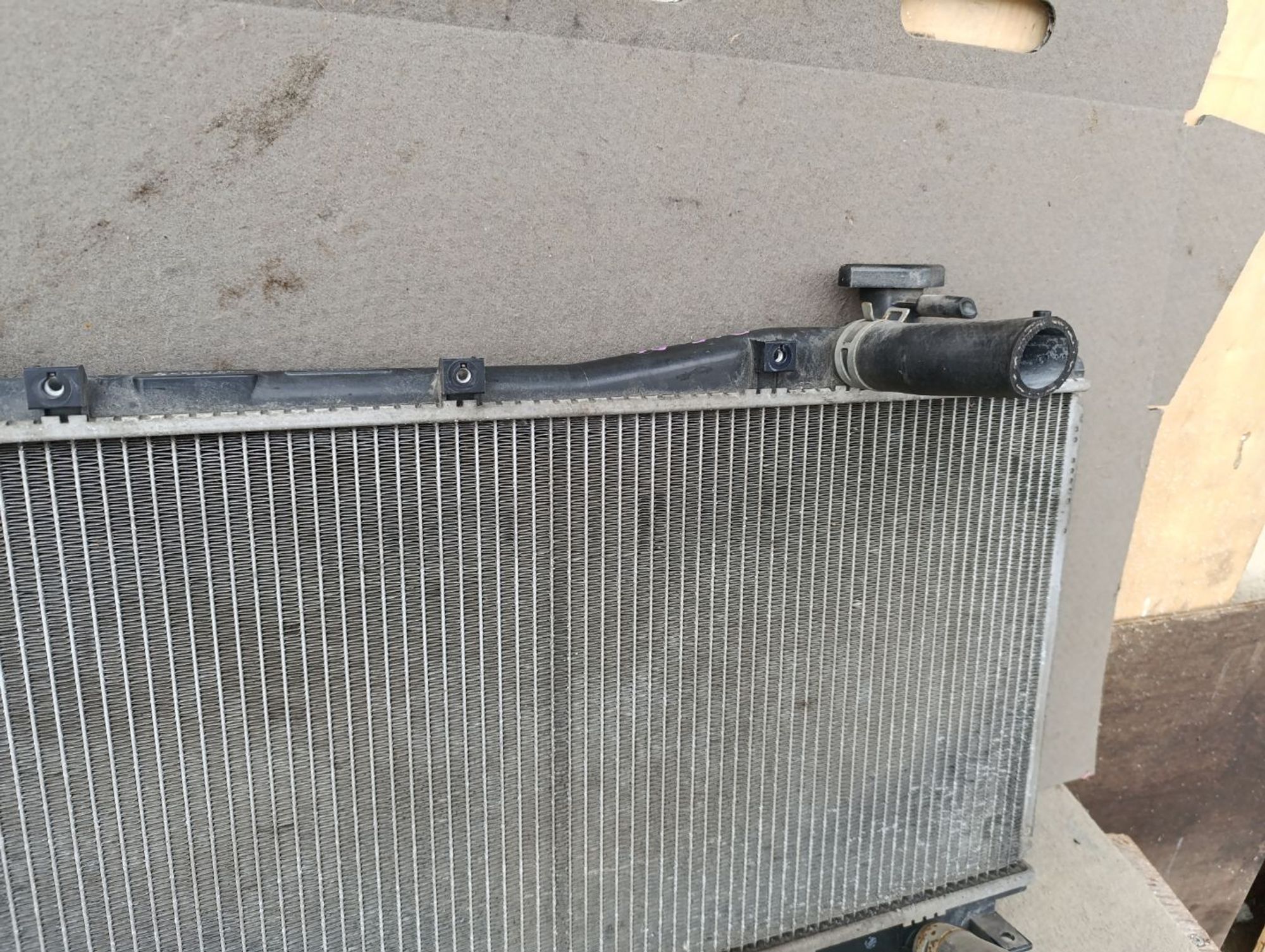 https://ycs.partsauto.market/partsauto-images/thmbs/userImages/d9b05010c61782443e0b3e264cf05921/part/9fa29c32-3c70-4c0b-b871-7420f1ba42ce_1737795168914.jpg