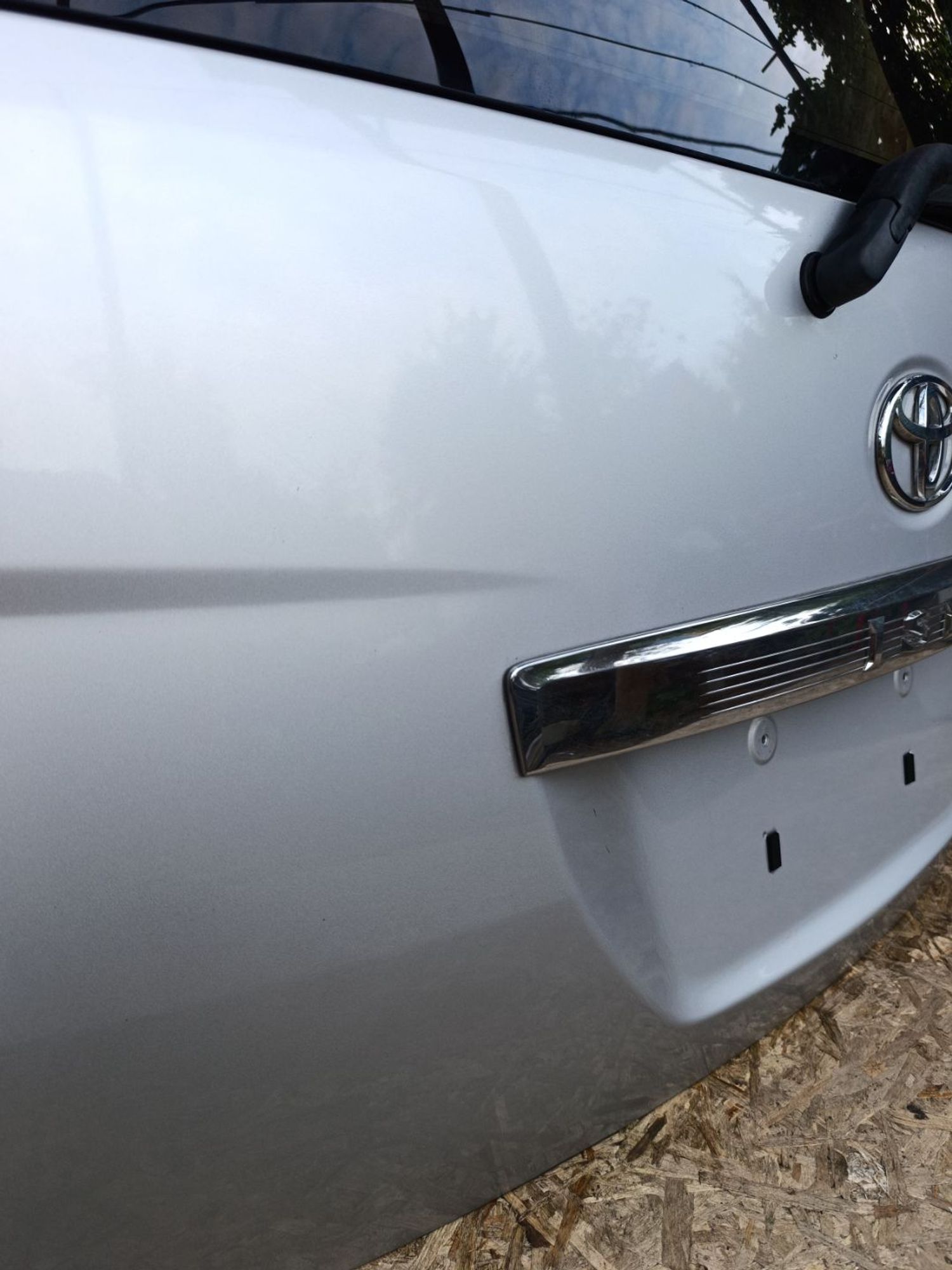 Крышка багажника Toyota Isis znm10, 22000 рублей, Ленина