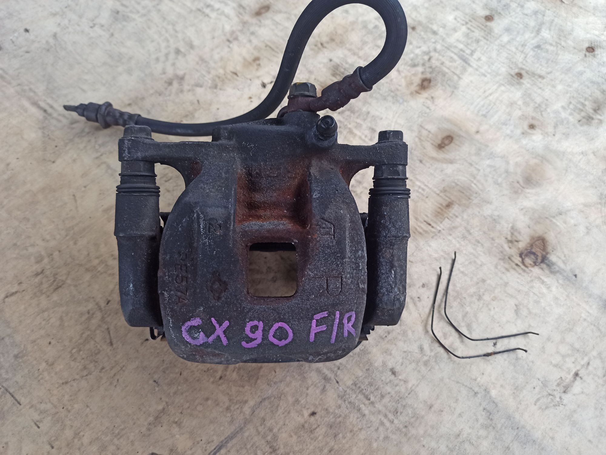 Суппорт  передний правый Toyota Mark 2 gx90, 2000 рублей, Ленина