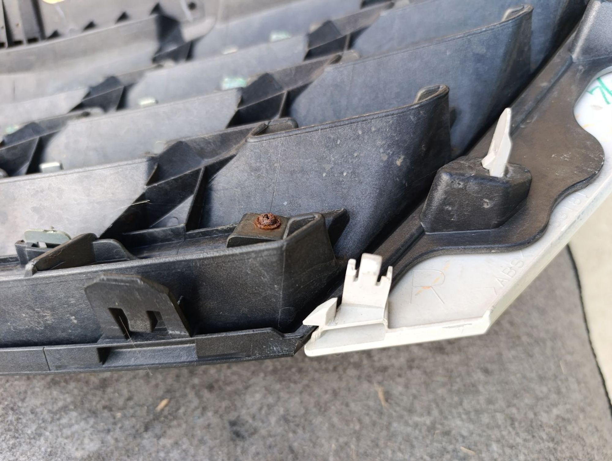https://ycs.partsauto.market/partsauto-images/thmbs/userImages/d9b05010c61782443e0b3e264cf05921/part/a4b2e8da-50bf-42f2-8283-c6f33de9c7f2_1783521469440.jpg