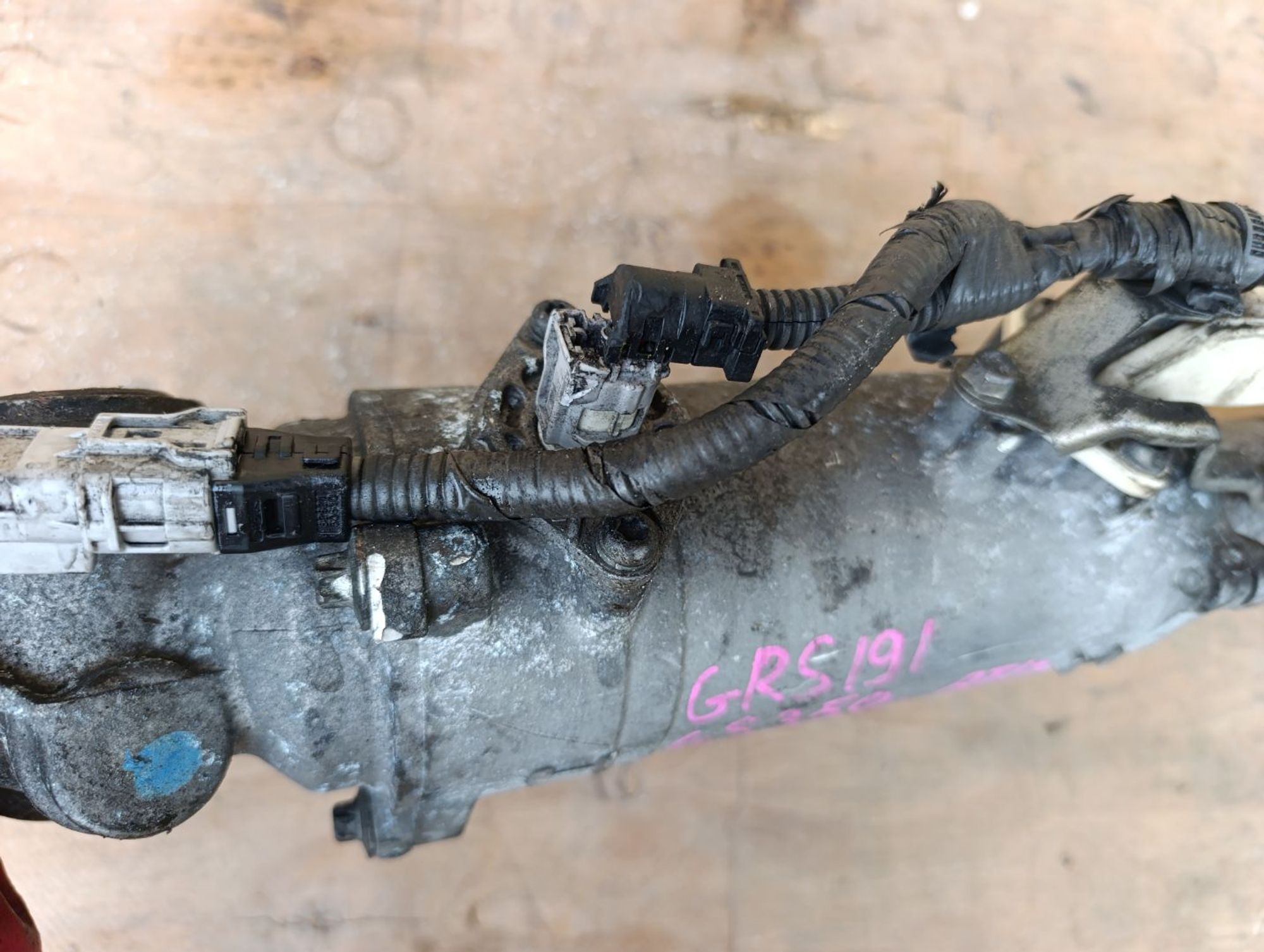https://ycs.partsauto.market/partsauto-images/thmbs/userImages/d9b05010c61782443e0b3e264cf05921/part/a4d75327-88dc-491b-9069-6e5e75988c6c_1784213423410.jpg