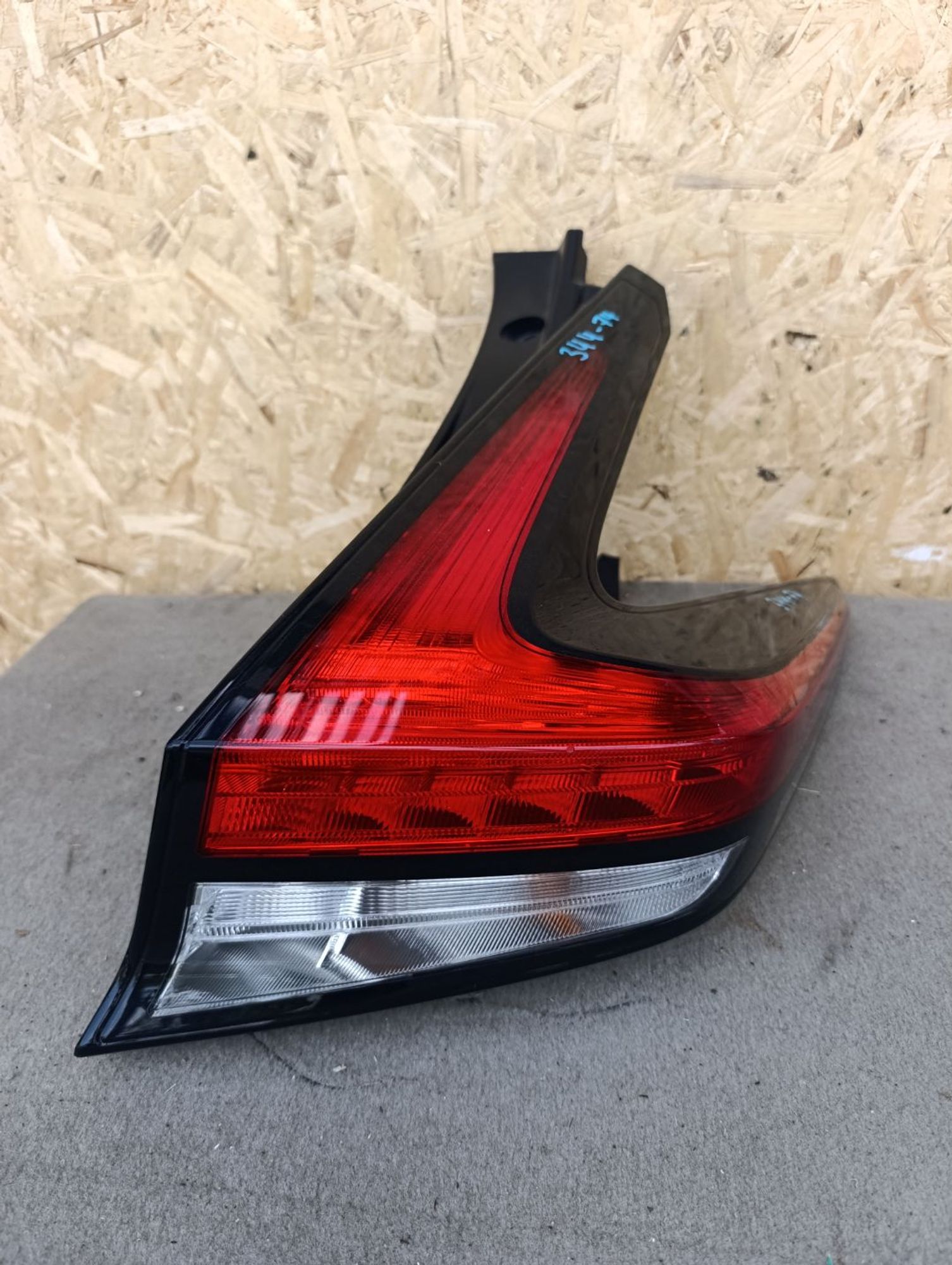 https://ycs.partsauto.market/partsauto-images/thmbs/userImages/d9b05010c61782443e0b3e264cf05921/part/a4da9fb2-9e69-450d-b7a9-7061e6a66f8f_1784727642372.jpg
