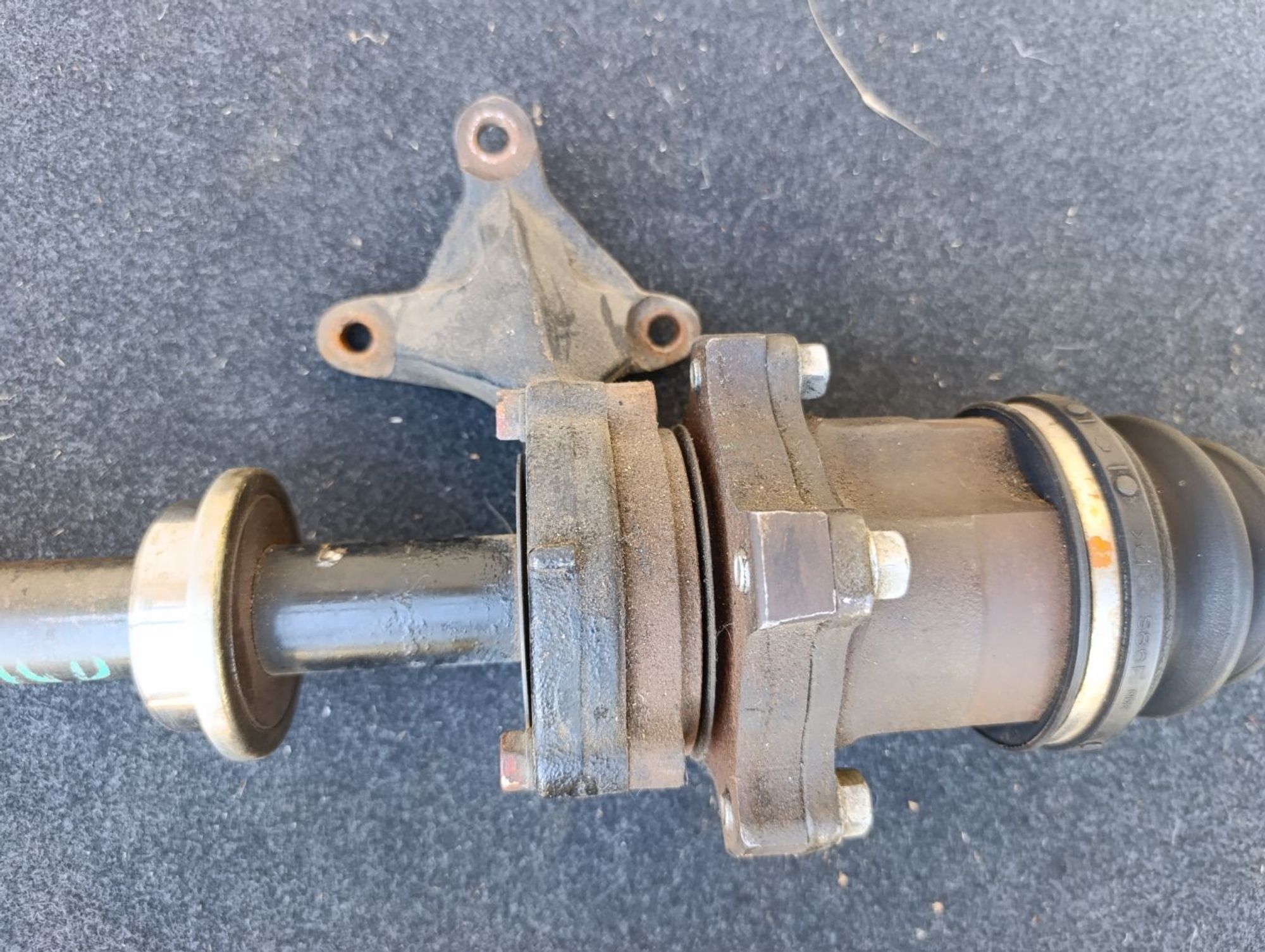 https://ycs.partsauto.market/partsauto-images/thmbs/userImages/d9b05010c61782443e0b3e264cf05921/part/a4e65b2f-c19d-410f-823d-4a58a14d1a5c_1786972129067.jpg