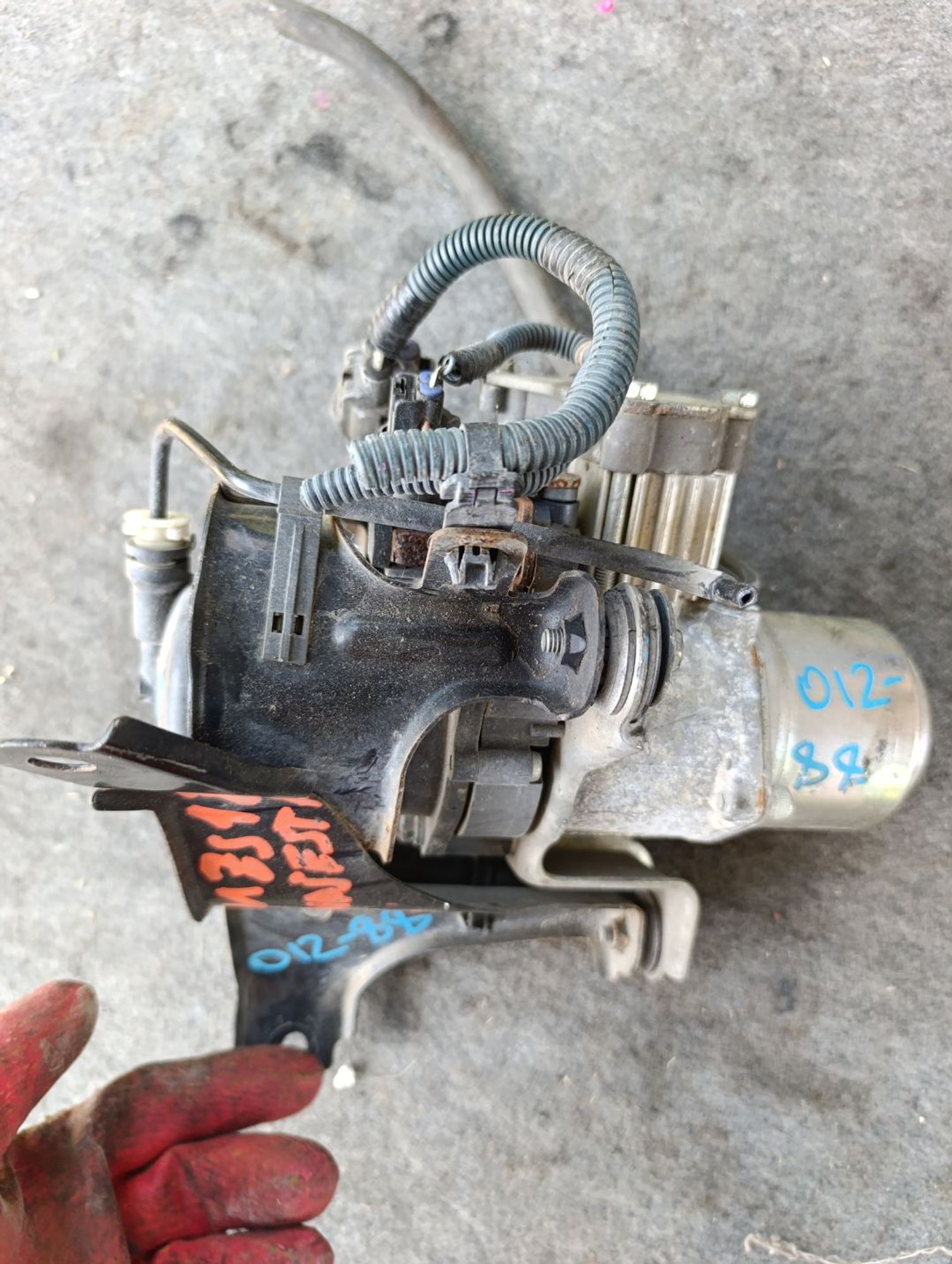 https://ycs.partsauto.market/partsauto-images/thmbs/userImages/d9b05010c61782443e0b3e264cf05921/part/a5d1b2b6-ead3-48bc-b5dd-9aba28e23a39_1783069990860.jpg