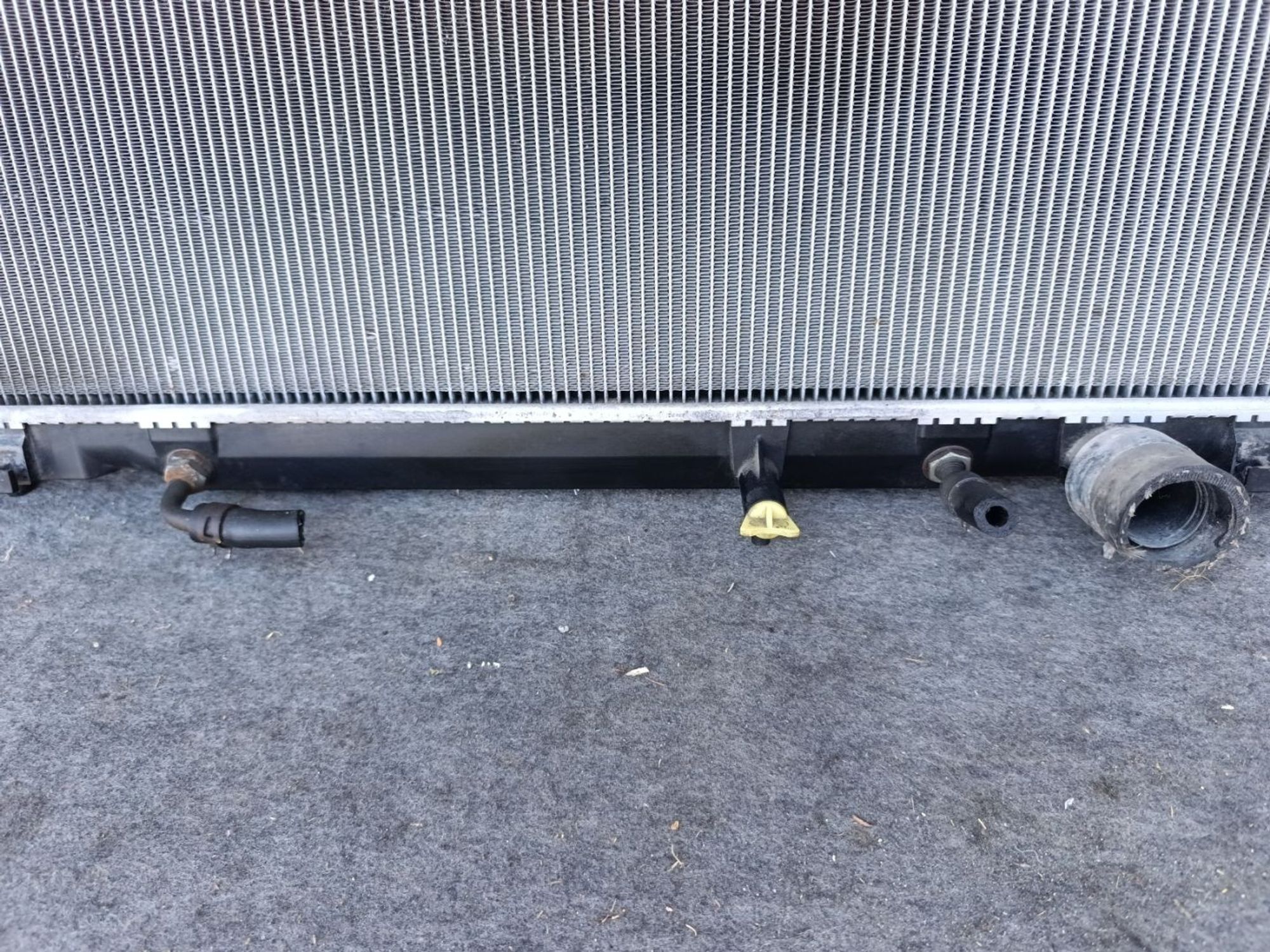https://ycs.partsauto.market/partsauto-images/thmbs/userImages/d9b05010c61782443e0b3e264cf05921/part/ad11c6cb-7082-4dc3-9e6e-6b1b8579f30d_1781620950368.jpg