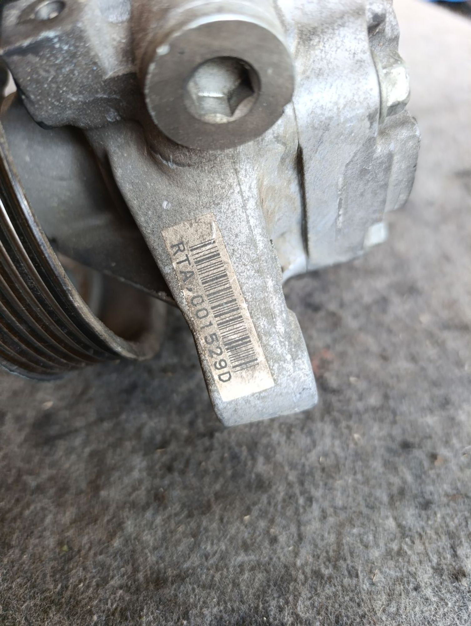 https://ycs.partsauto.market/partsauto-images/thmbs/userImages/d9b05010c61782443e0b3e264cf05921/part/b246f11e-e69d-4814-b8cc-df639c34feb7_1783513791062.jpg