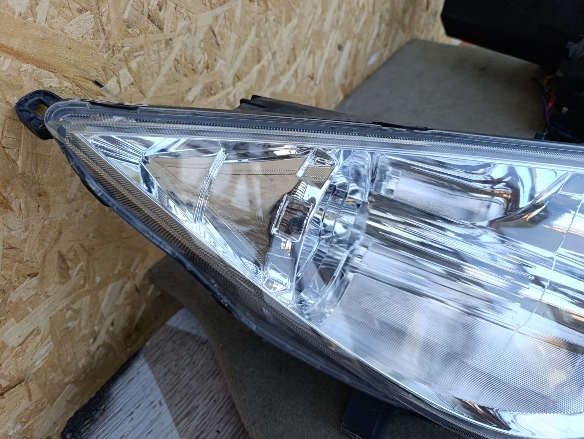 https://ycs.partsauto.market/partsauto-images/thmbs/userImages/d9b05010c61782443e0b3e264cf05921/part/b7d0b350-f55f-46c2-a031-b1804a00e986_1784991456811.jpg
