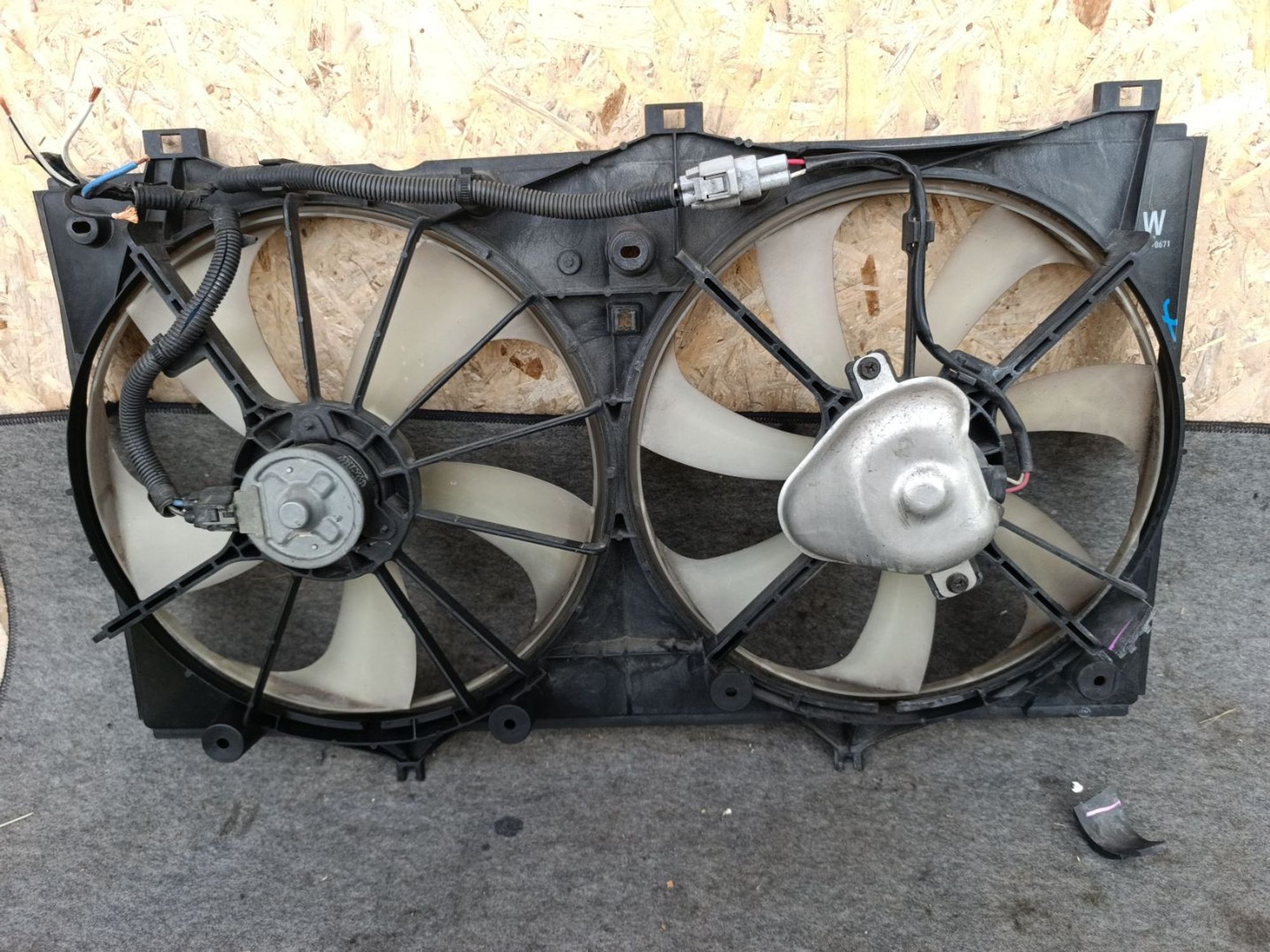 https://ycs.partsauto.market/partsauto-images/thmbs/userImages/d9b05010c61782443e0b3e264cf05921/part/bb3b77f7-f29a-4d4b-a877-d063976b6449_1781191552357.jpg