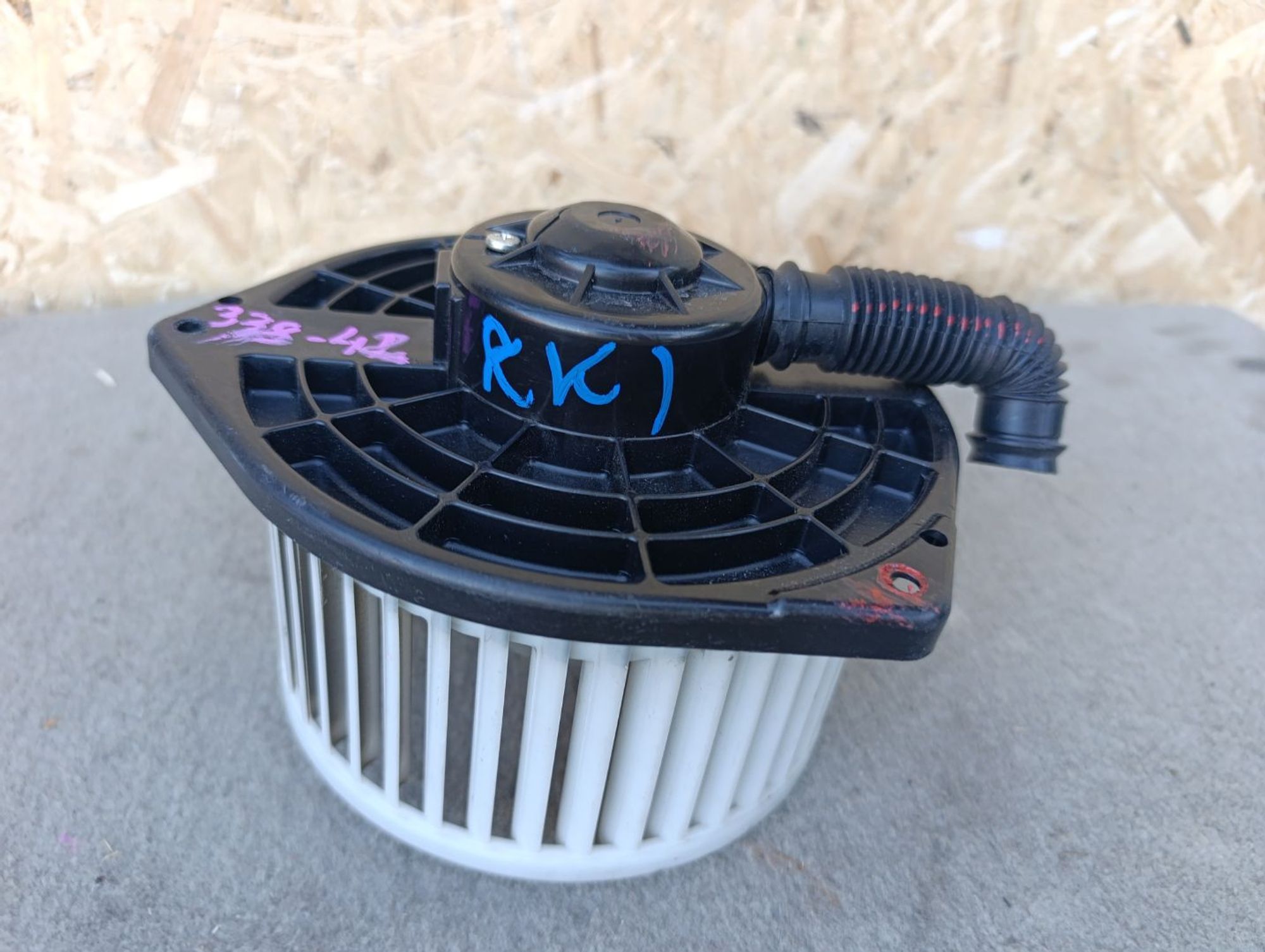 https://ycs.partsauto.market/partsauto-images/thmbs/userImages/d9b05010c61782443e0b3e264cf05921/part/bf71d8ad-a188-4a9e-8d73-431c8597a9a7_1785423519946.jpg