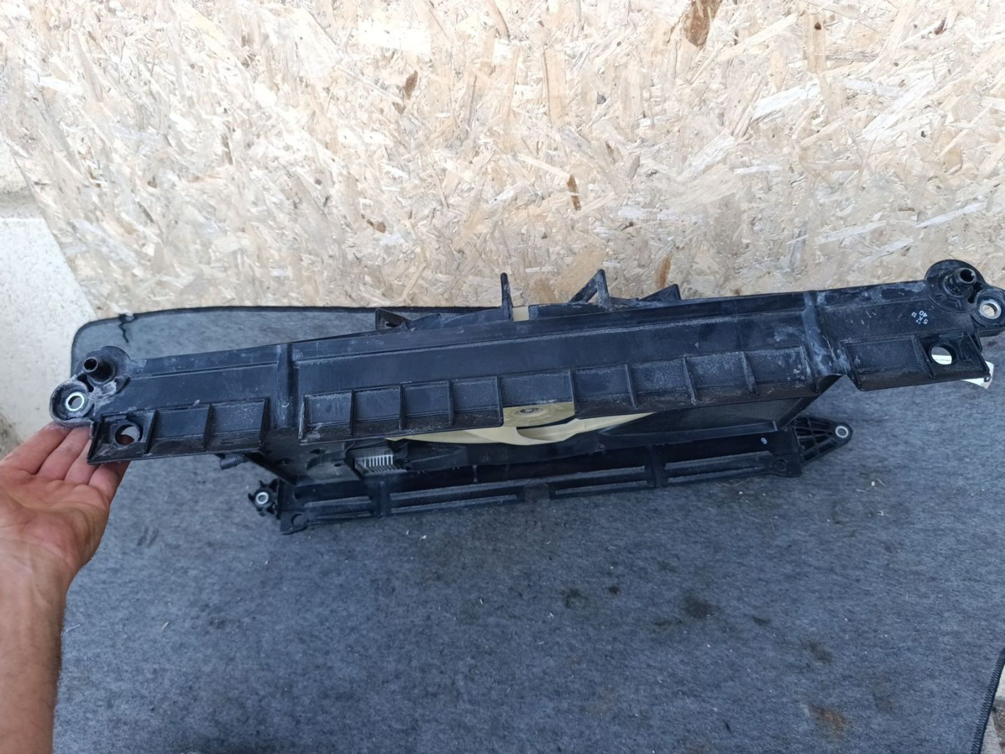 https://ycs.partsauto.market/partsauto-images/thmbs/userImages/d9b05010c61782443e0b3e264cf05921/part/c3d52f2d-a0a1-44a3-87eb-851a925ea7c0_1781106656562.jpg
