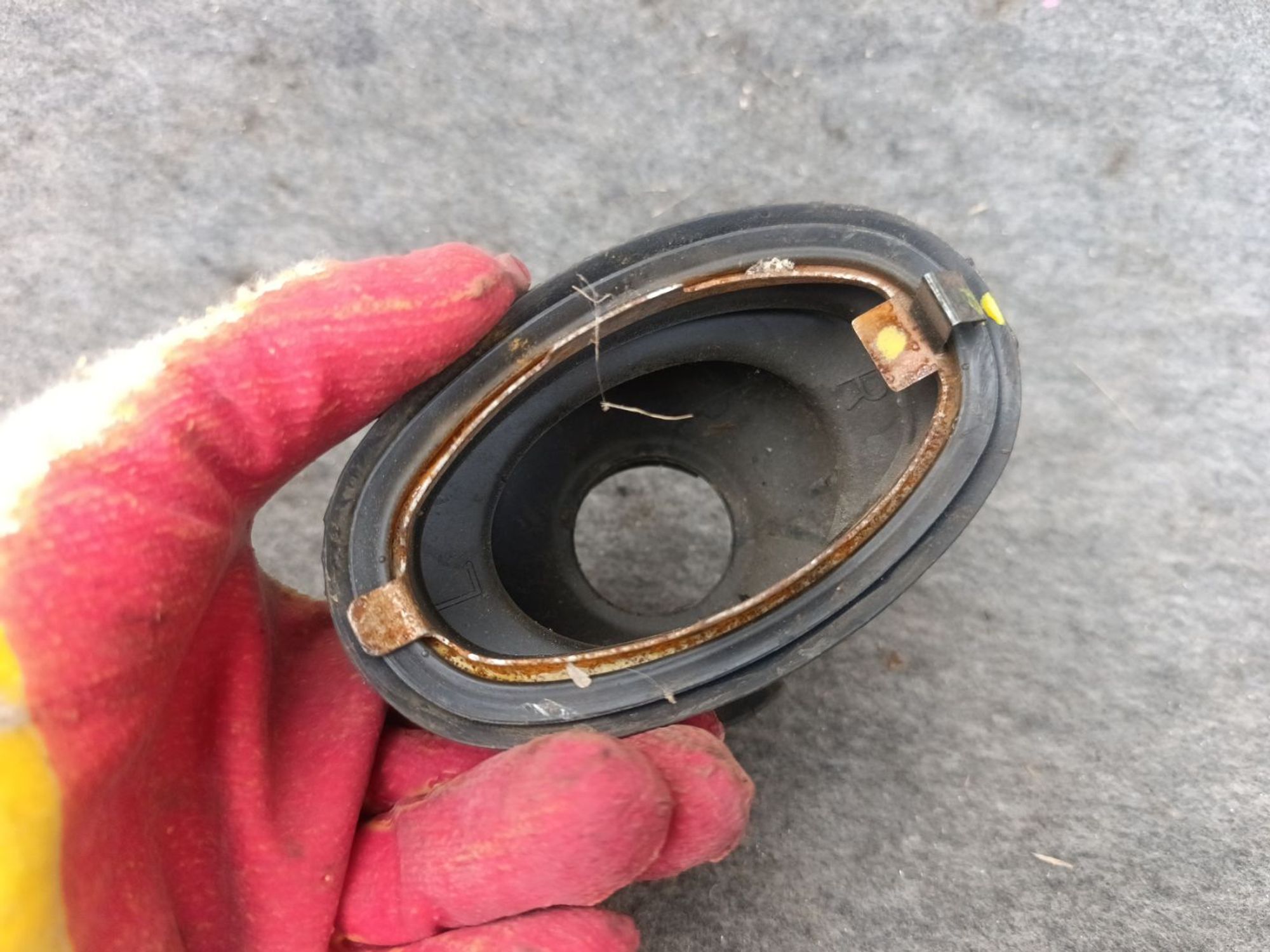 https://ycs.partsauto.market/partsauto-images/thmbs/userImages/d9b05010c61782443e0b3e264cf05921/part/c4030a25-29d5-4b0a-80cf-47872f6d7d4d_1779636553356.jpg