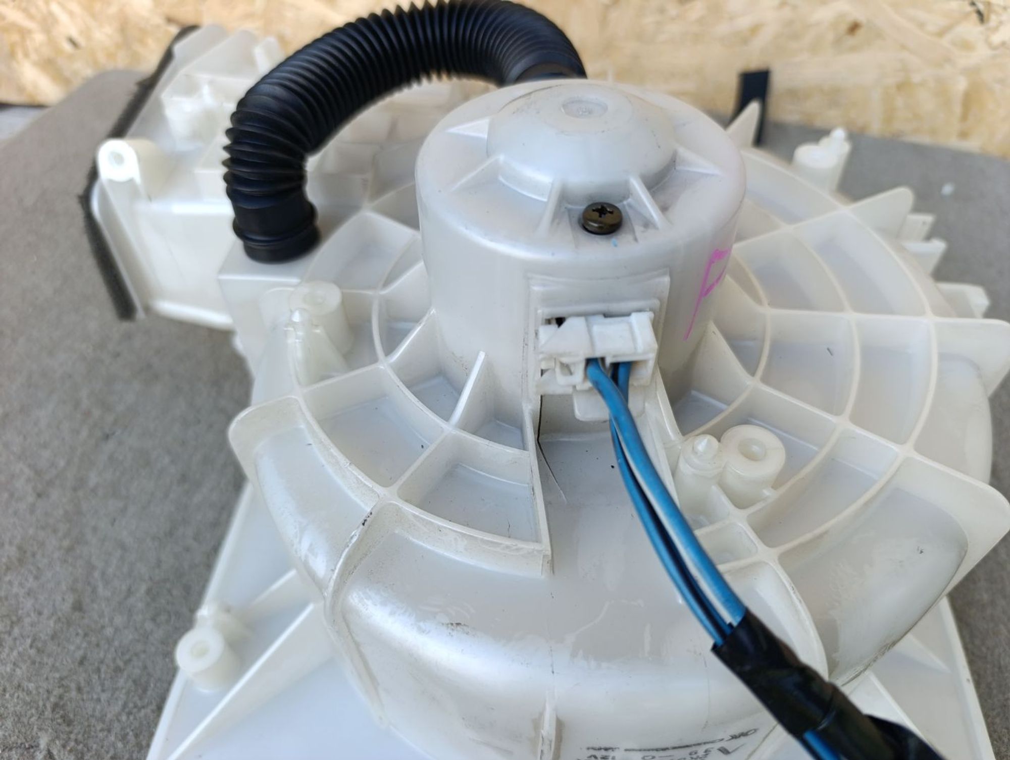 https://ycs.partsauto.market/partsauto-images/thmbs/userImages/d9b05010c61782443e0b3e264cf05921/part/c40c9084-0728-46c4-b4b1-aa70760458b8_1785417534533.jpg