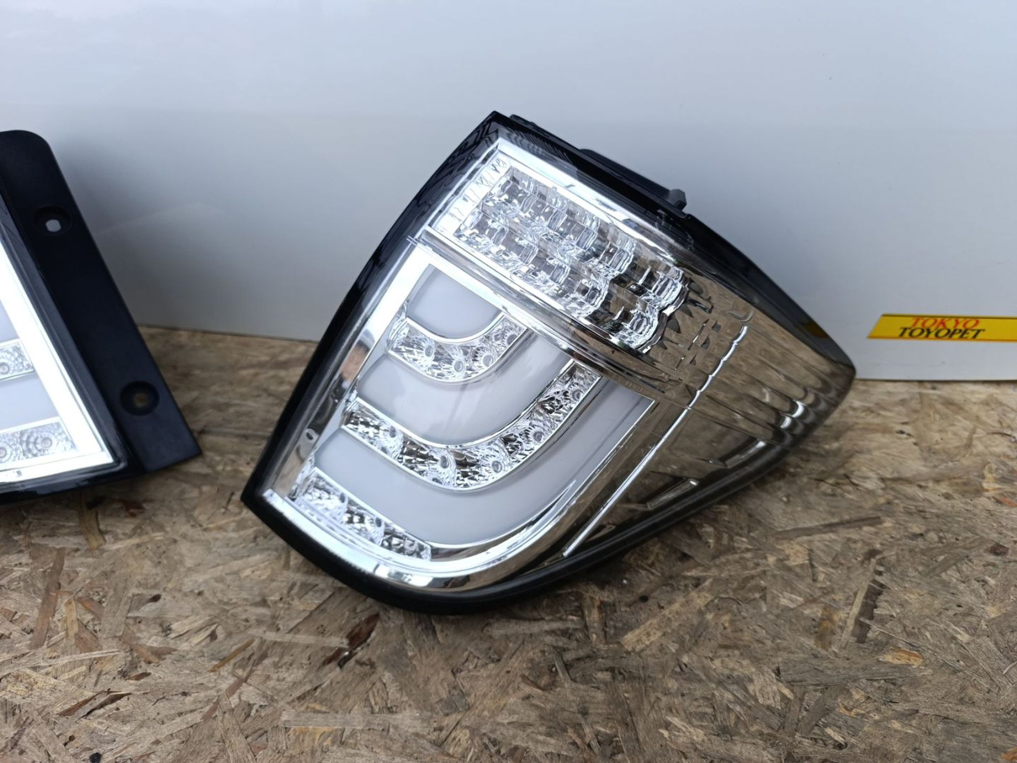 Крышка багажника Toyota Alphard GGH20W, 30000 рублей, Ленина
