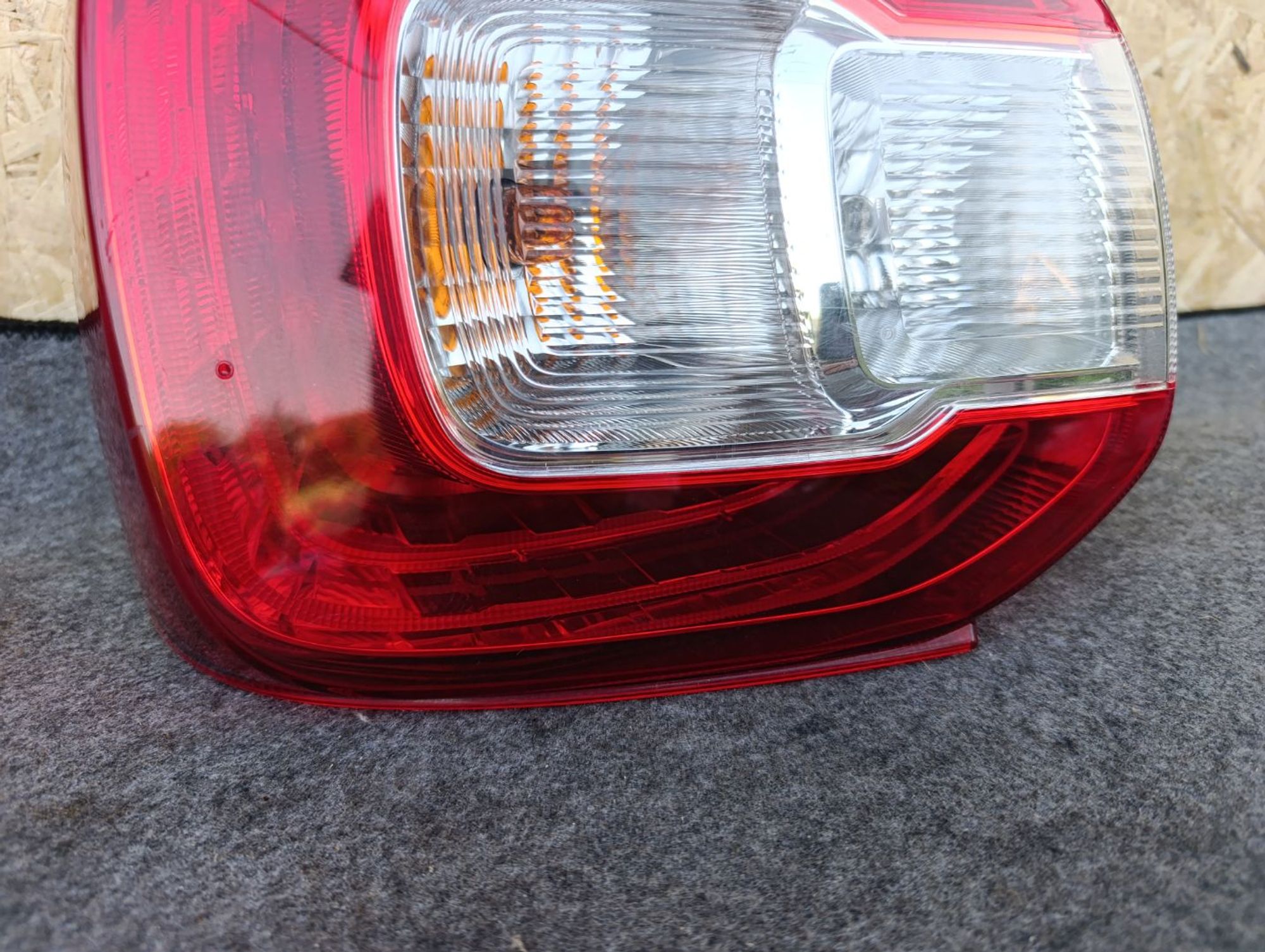 https://ycs.partsauto.market/partsauto-images/thmbs/userImages/d9b05010c61782443e0b3e264cf05921/part/ceb987bb-2c5a-49aa-8263-e155227350ec_1783440197920.jpg