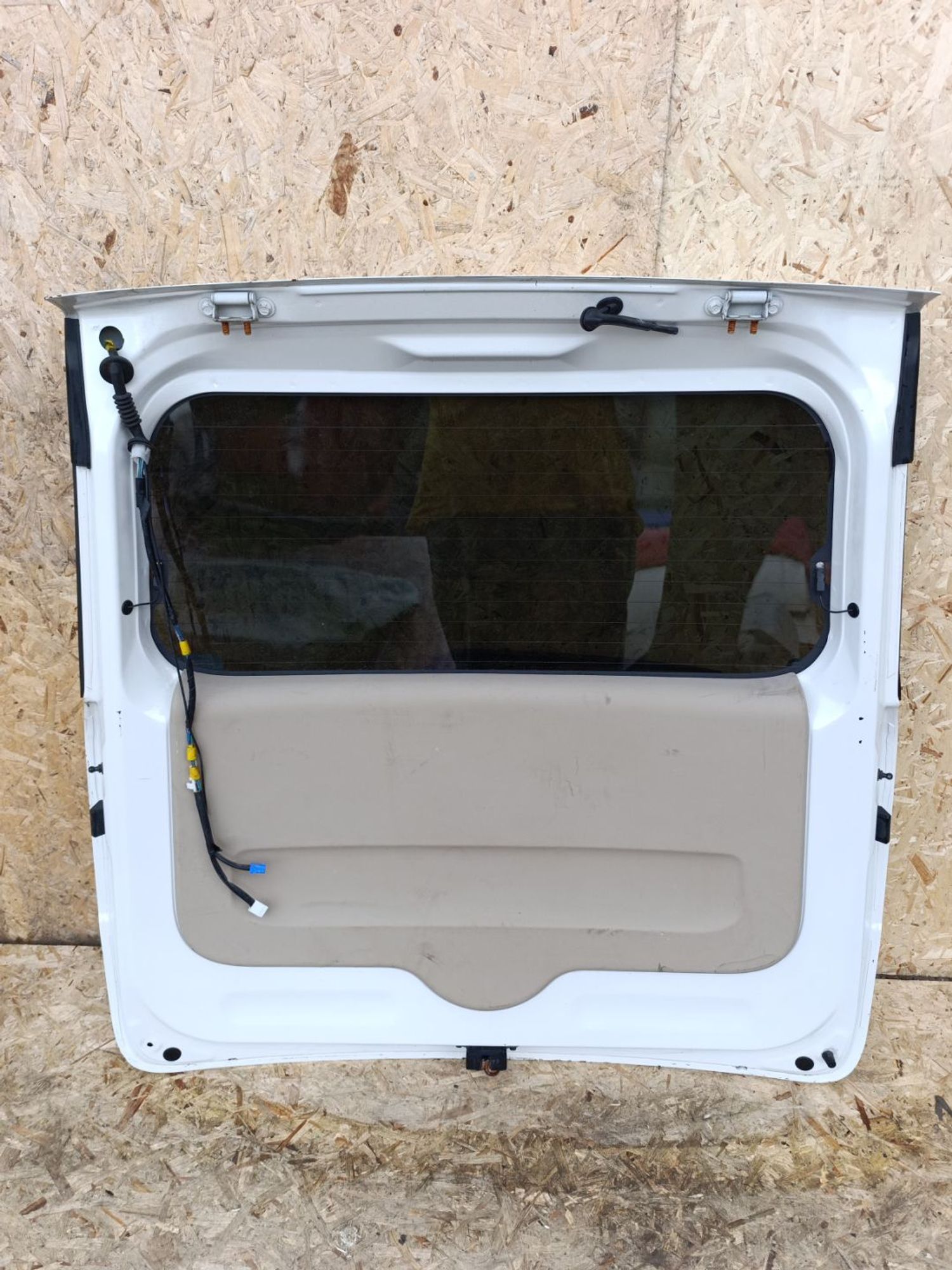 https://ycs.partsauto.market/partsauto-images/thmbs/userImages/d9b05010c61782443e0b3e264cf05921/part/d1ae60f2-3f14-4be6-9a63-596a4589e2c7_1781970080012.jpg