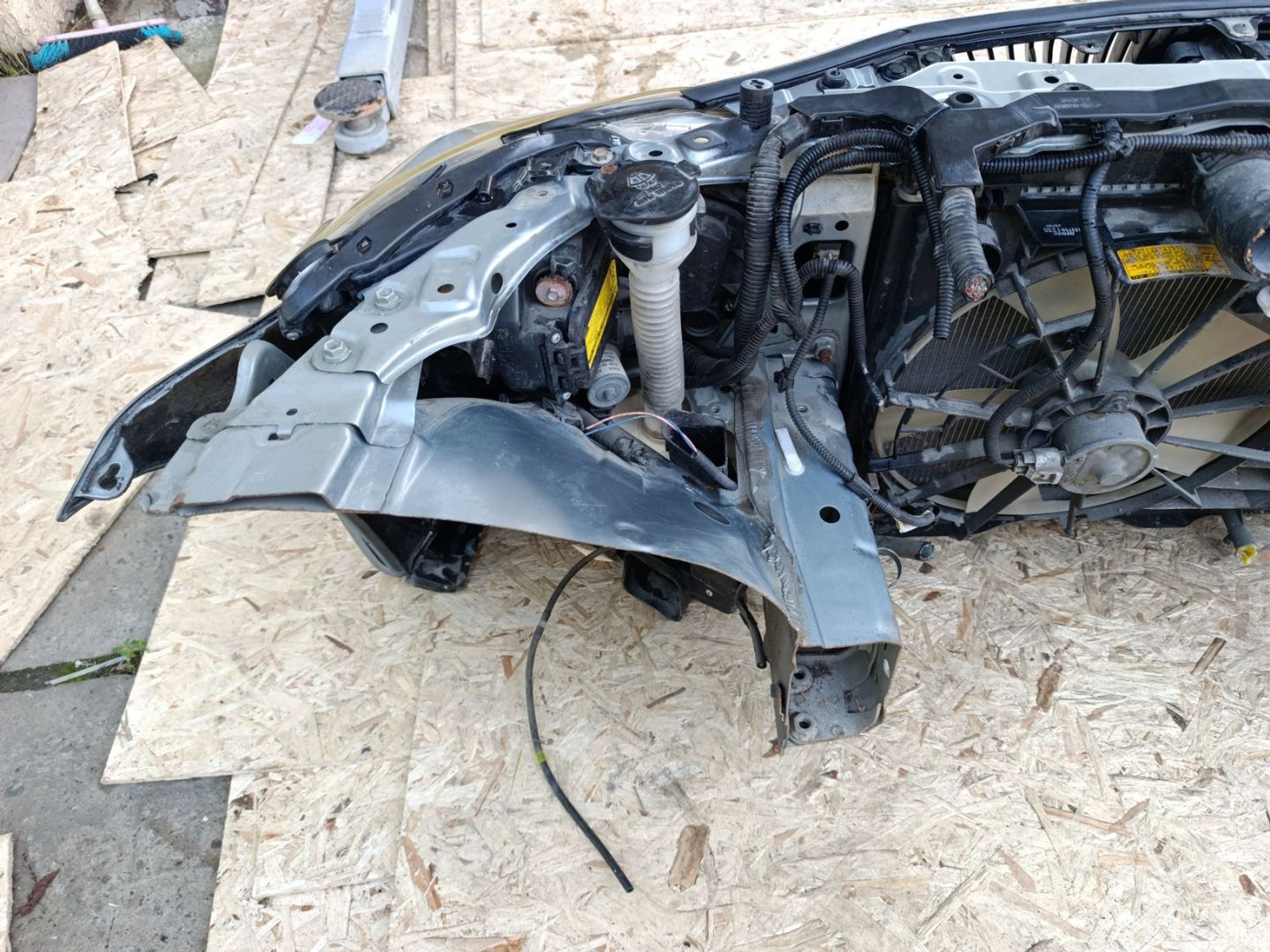 https://ycs.partsauto.market/partsauto-images/thmbs/userImages/d9b05010c61782443e0b3e264cf05921/part/d22d5a4e-b7a6-444e-a3da-d907d3a61632_1781250173092.jpg