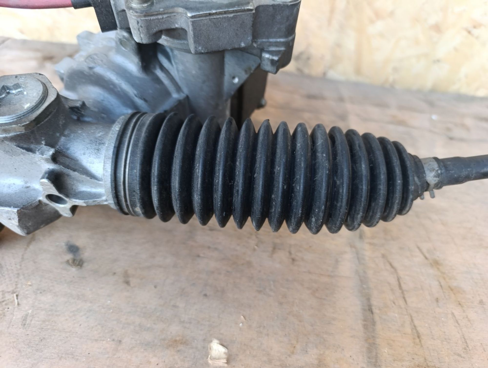 https://ycs.partsauto.market/partsauto-images/thmbs/userImages/d9b05010c61782443e0b3e264cf05921/part/d2f985ae-2ff9-42c2-bd18-2a8de5db2c3e_1784131444165.jpg